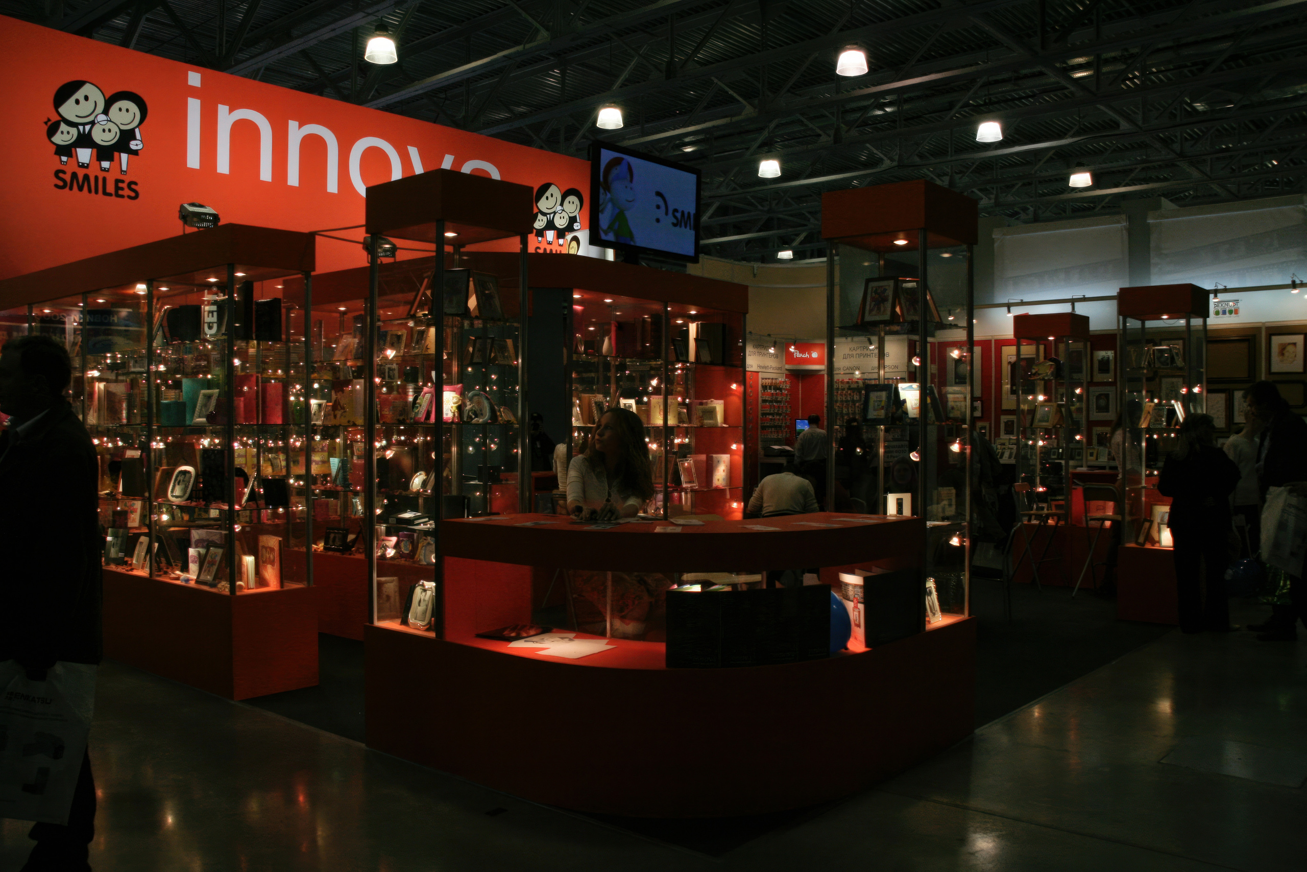 6 международная выставка в Крокус Экспо Фотофорум 2006 — День 1: Часть. Фотограф — видеограф в Москве Дмитрий Менделеев