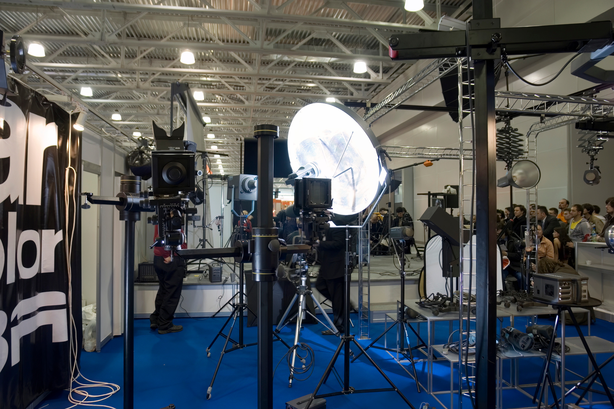 6 международная выставка Фотофорум 2006 — День 1: Часть 1. Фотограф — видеограф в Москве Дмитрий Менделеев