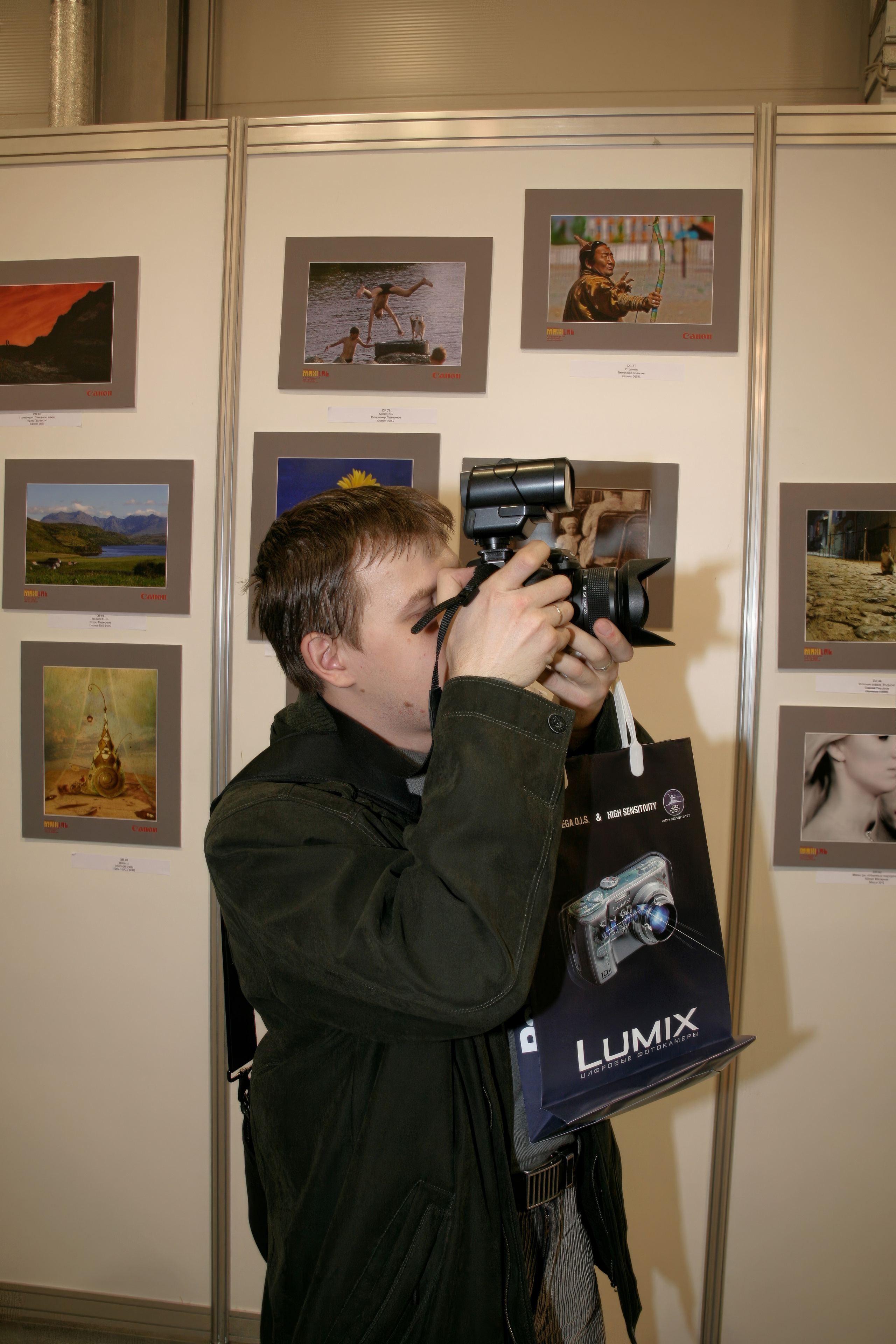 6 международная выставка в Крокус Экспо Фотофорум 2006 — День 1: Часть. Фотограф — видеограф в Москве Дмитрий Менделеев