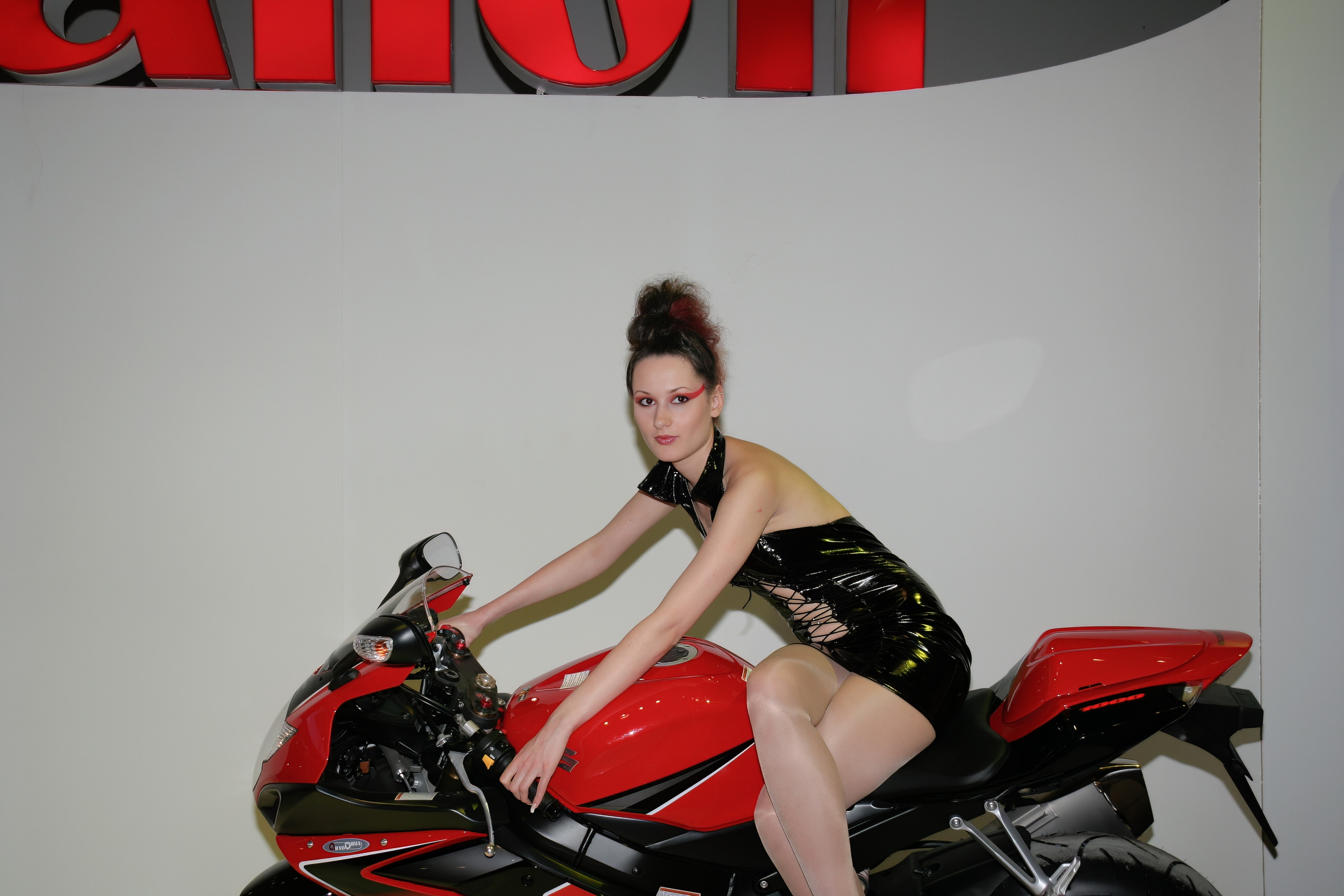 6 международная выставка Фотофорум 2006 — День 2: Часть 4. Фотограф — видеограф в Москве Дмитрий Менделеев