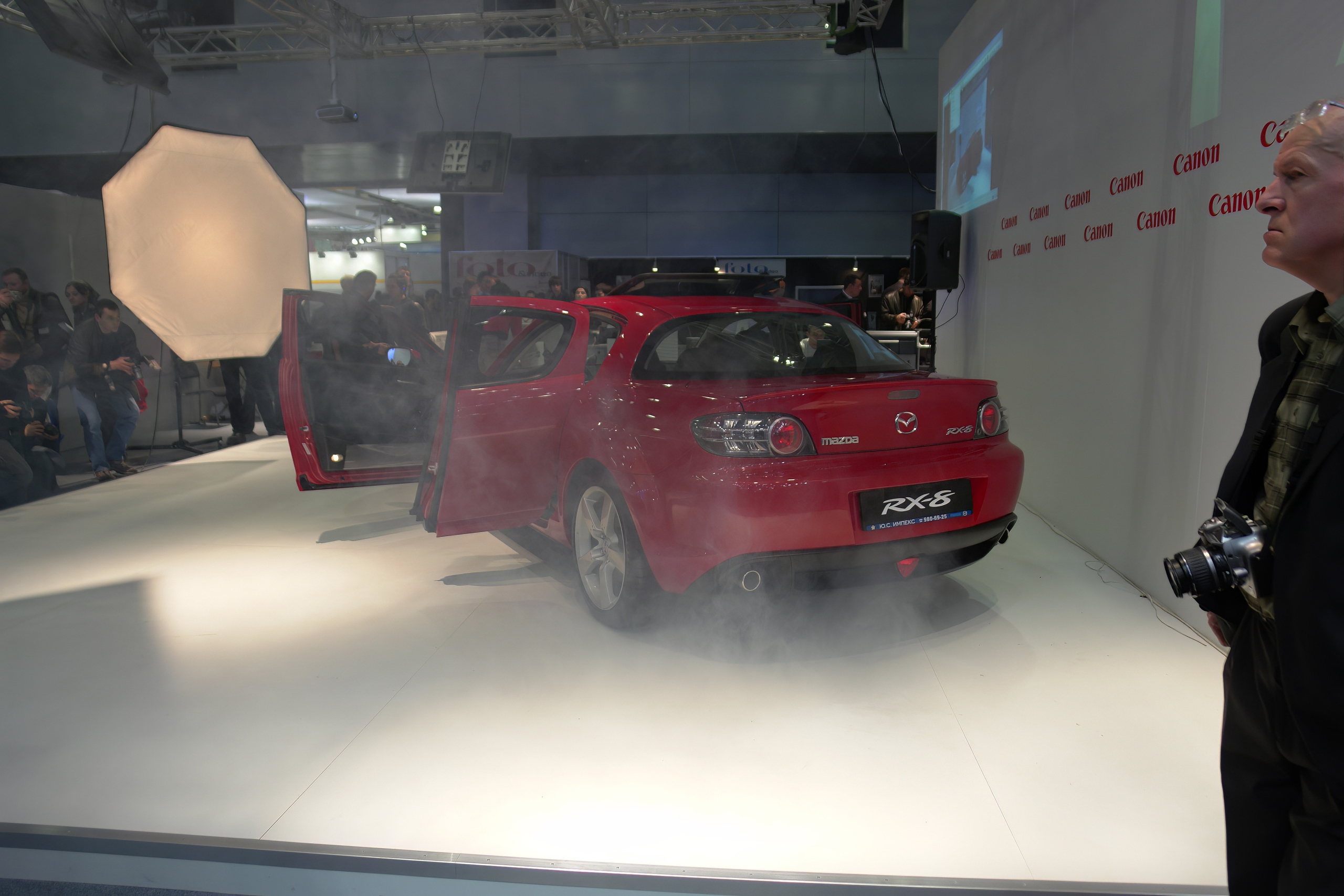 6 международная выставка Фотофорум 2006 — День 2: Часть 3. Фотограф — видеограф в Москве Дмитрий Менделеев