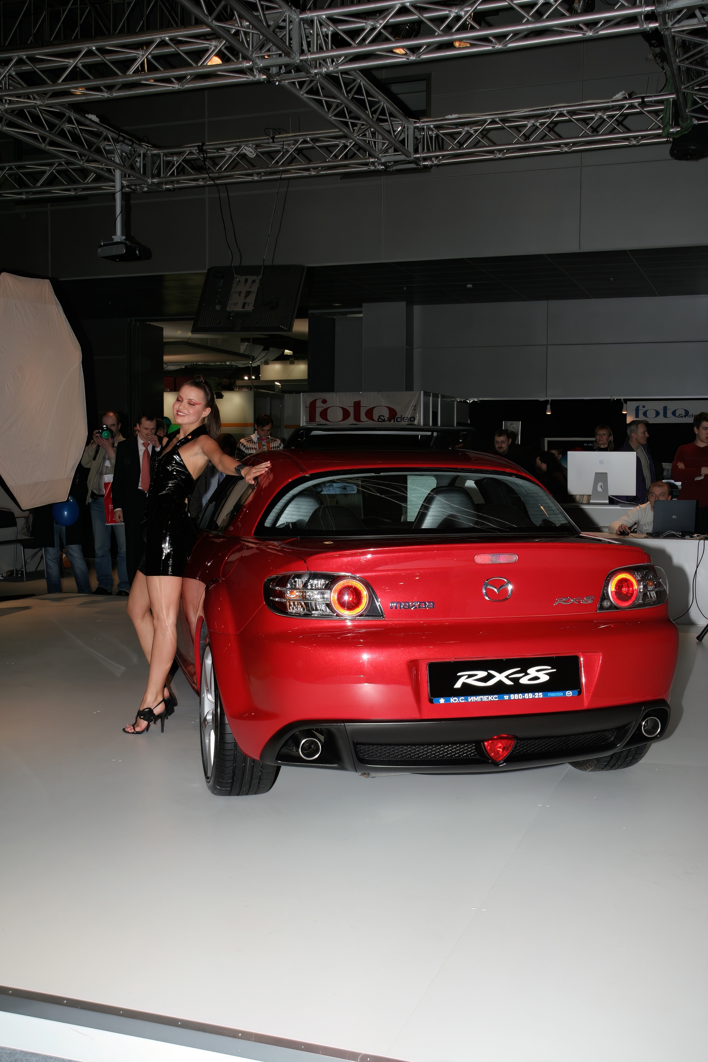 6 международная выставка Фотофорум 2006 — День 2: Часть 4. Фотограф — видеограф в Москве Дмитрий Менделеев