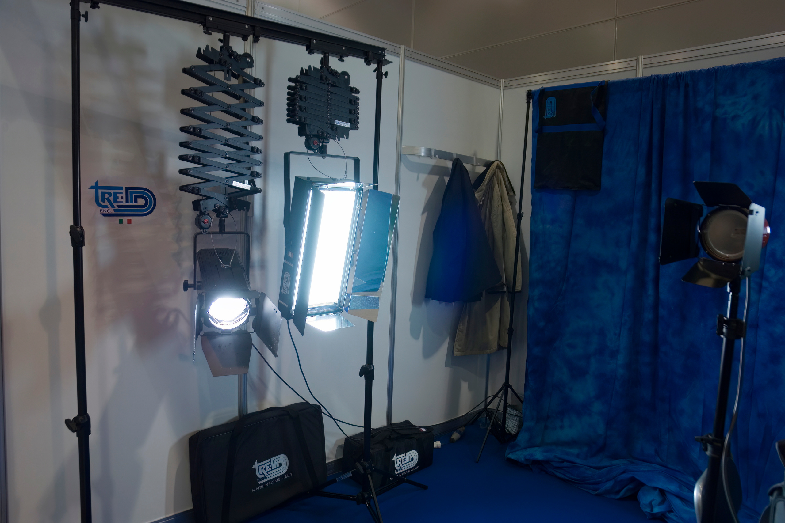 6 международная выставка Фотофорум 2006 — День 1: Часть 1. Фотограф — видеограф в Москве Дмитрий Менделеев