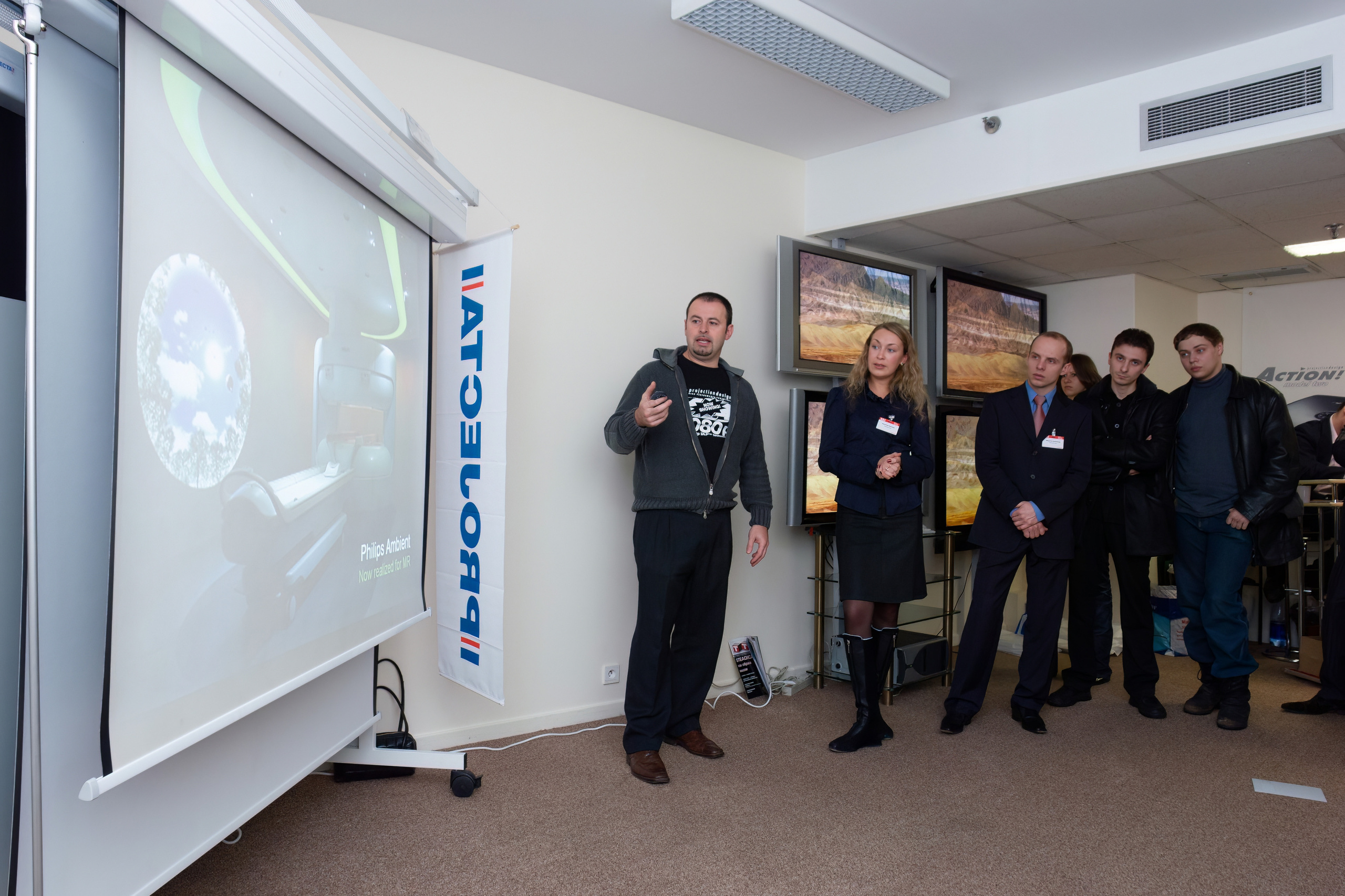 Уникальная выставка Hi-Fi HDI Show в 2006 в Ирис Конгресс Отеле. Фотограф — видеограф в Москве Дмитрий Менделеев