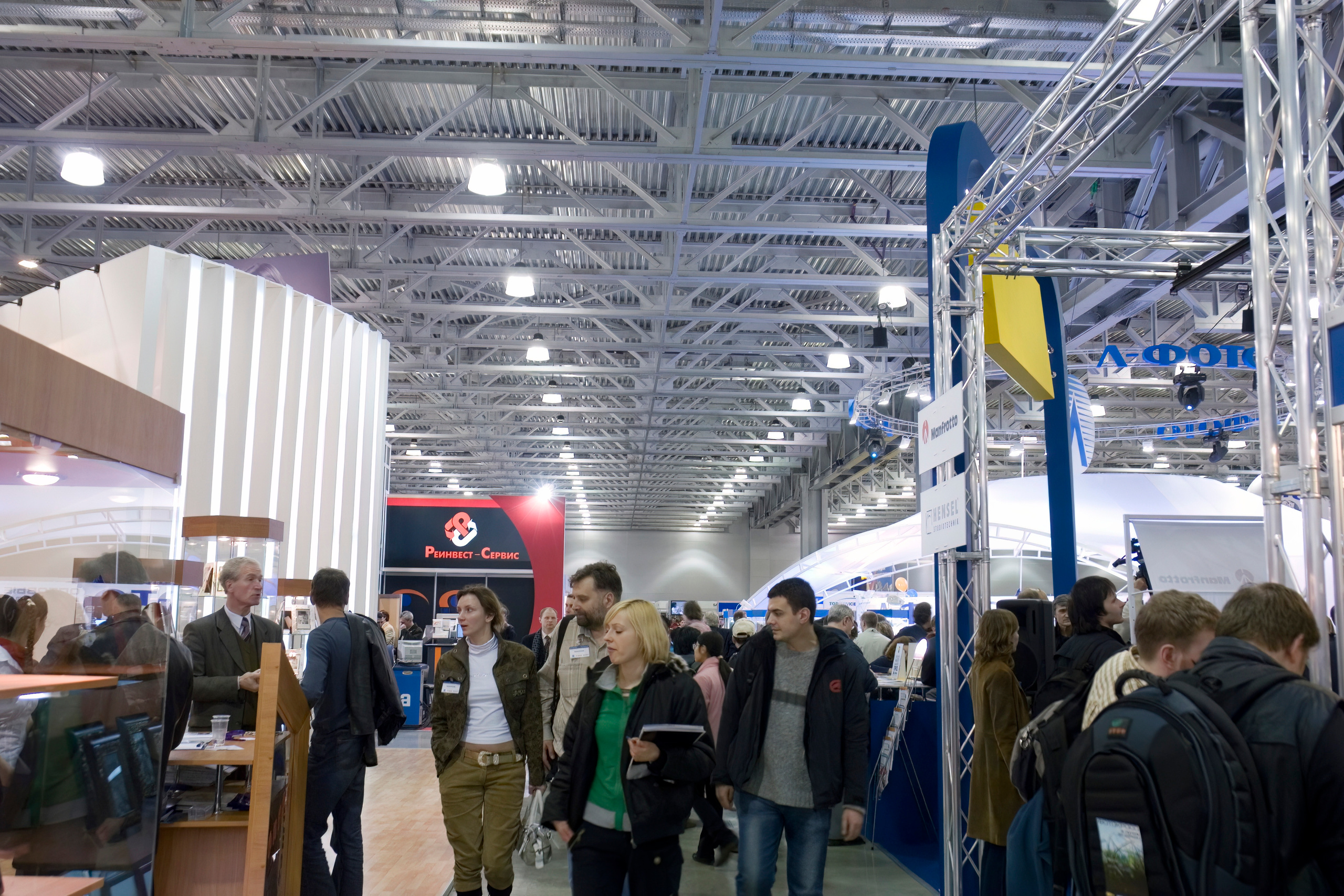 6 международная выставка Фотофорум 2006 — День 1: Часть 1. Фотограф — видеограф в Москве Дмитрий Менделеев