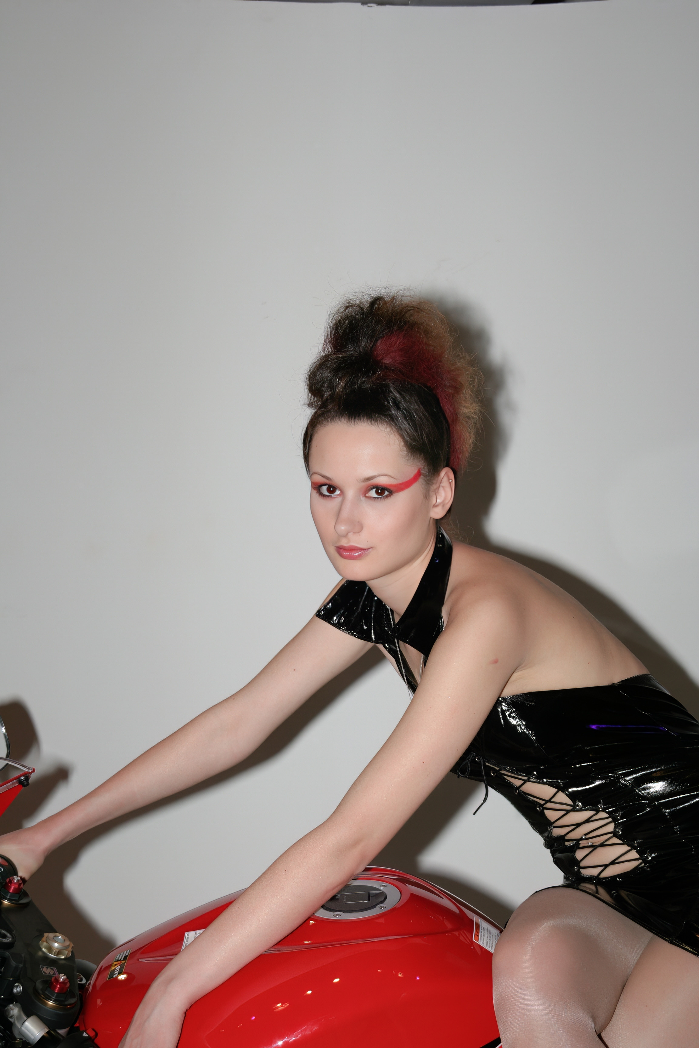 6 международная выставка Фотофорум 2006 — День 2: Часть 4. Фотограф — видеограф в Москве Дмитрий Менделеев