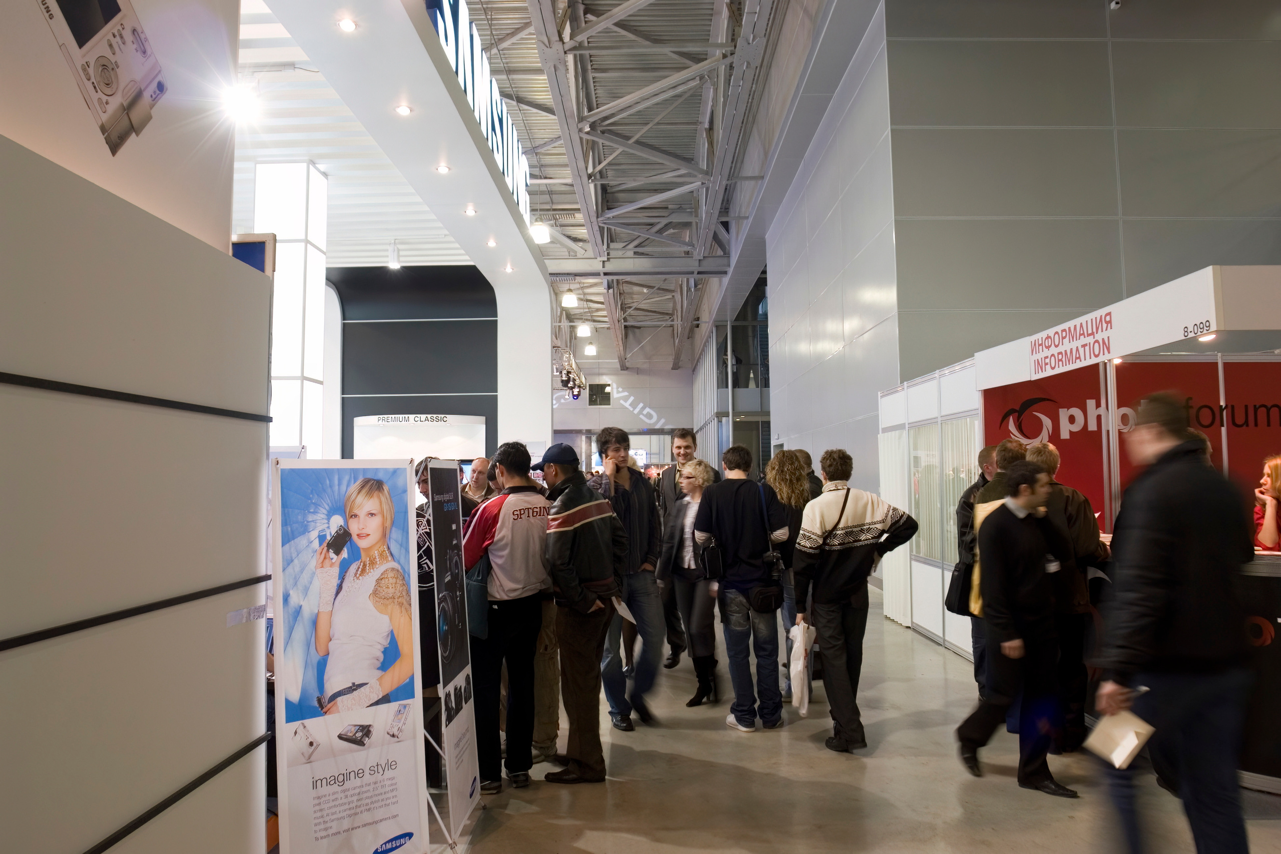 6 международная выставка Фотофорум 2006 — День 1: Часть 1. Фотограф — видеограф в Москве Дмитрий Менделеев