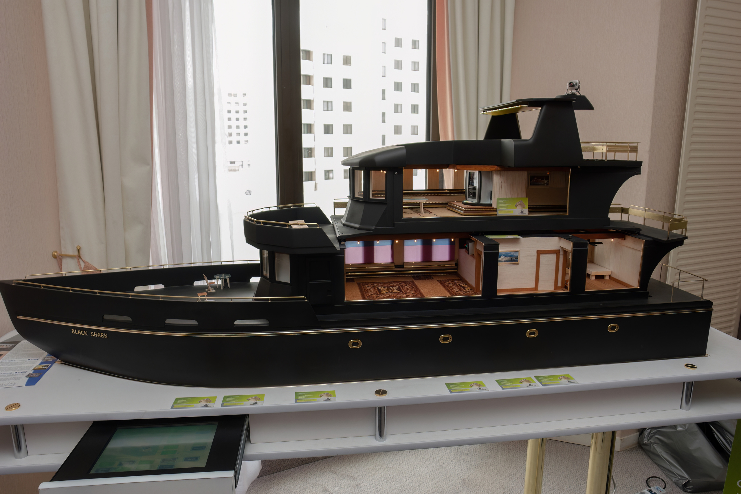 Уникальная выставка Hi-Fi HDI Show в 2006 в Ирис Конгресс Отеле. Фотограф — видеограф в Москве Дмитрий Менделеев