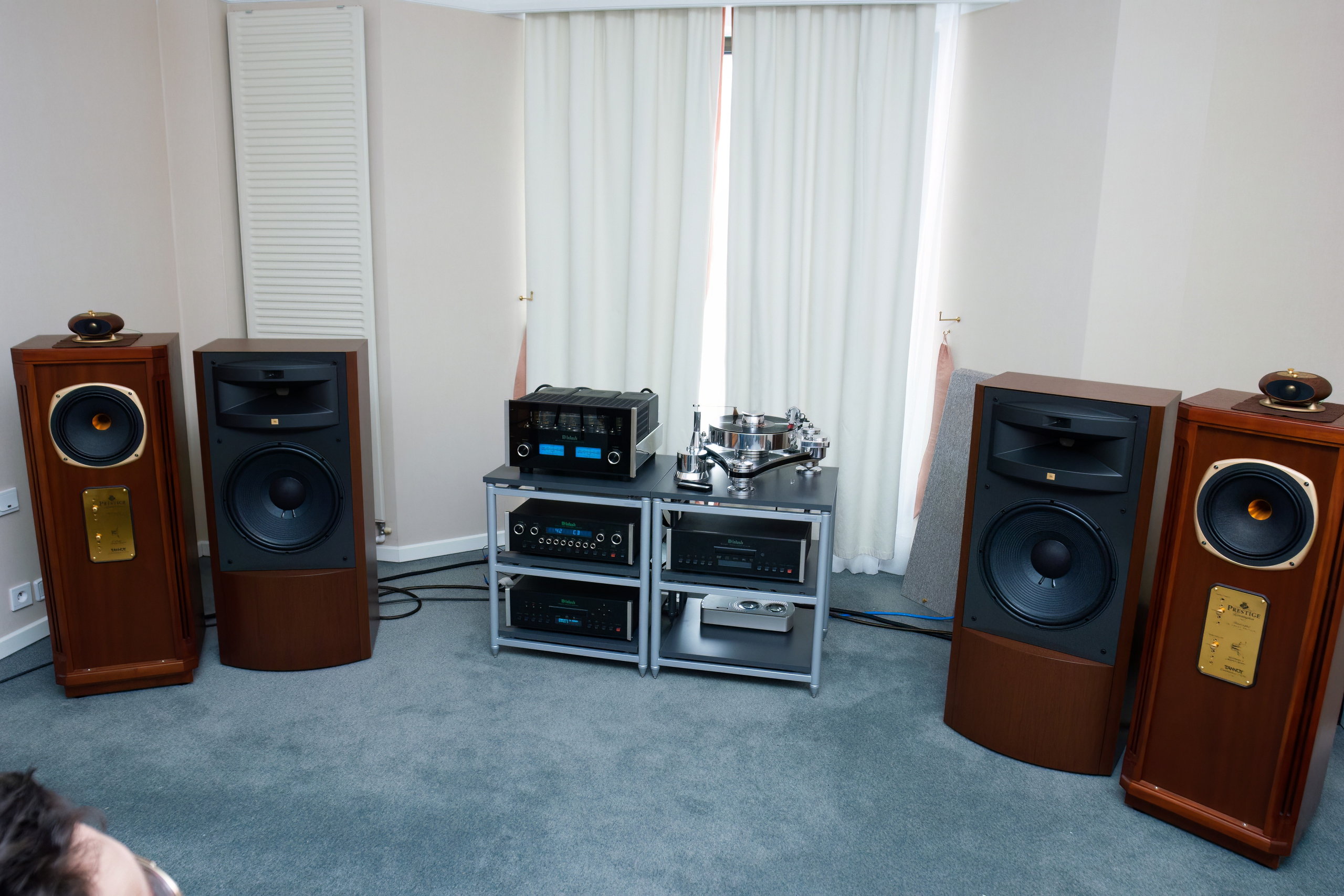 Уникальная выставка Hi-Fi HDI Show в 2006 в Ирис Конгресс Отеле. Фотограф — видеограф в Москве Дмитрий Менделеев