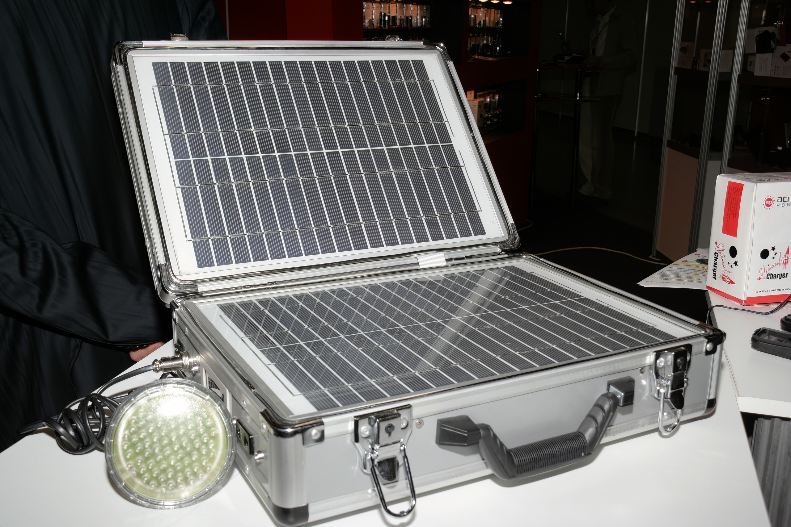 6 международная выставка Фотофорум 2006 — День 2: Часть 4. Фотограф — видеограф в Москве Дмитрий Менделеев