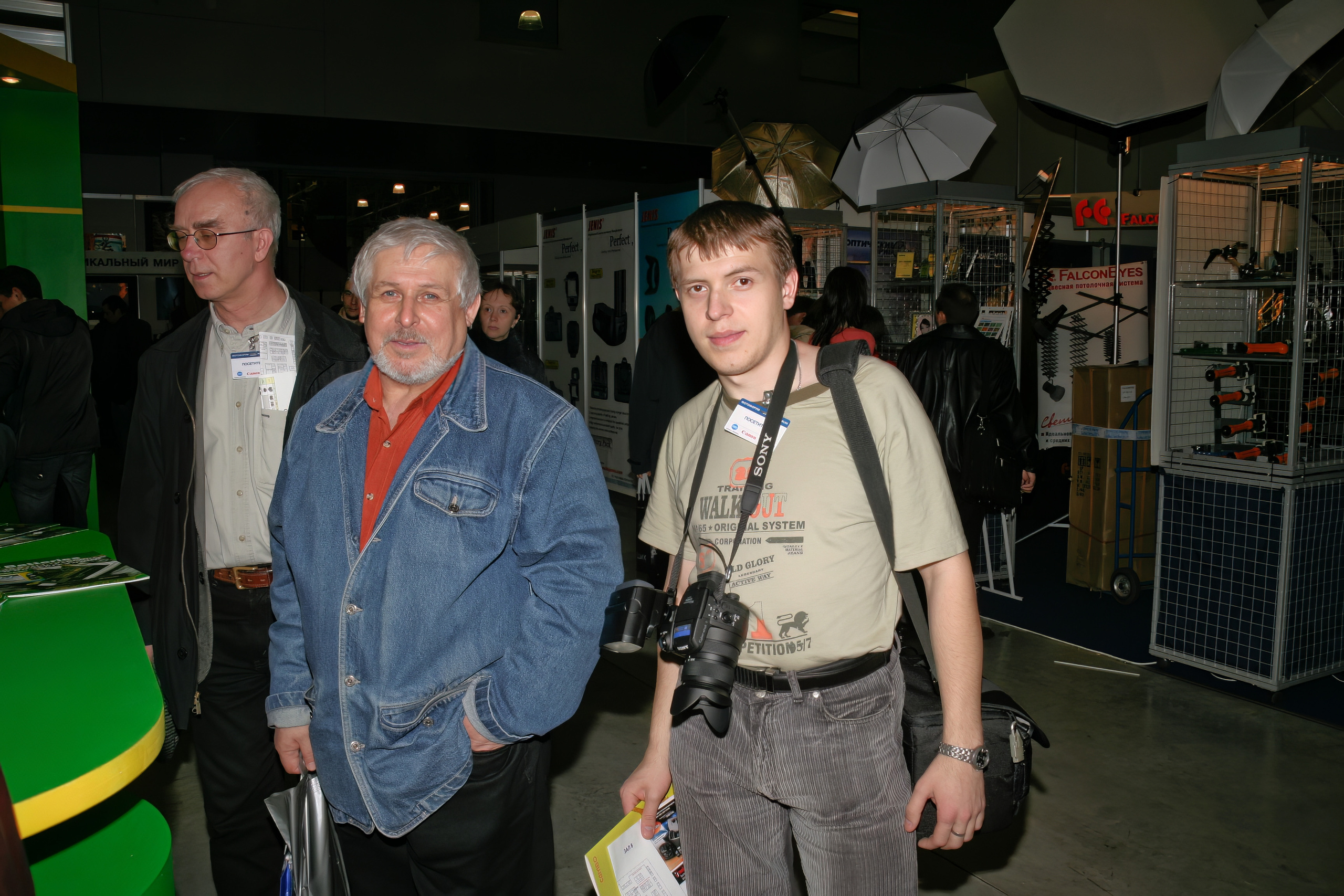 6 международная выставка Фотофорум 2006 — День 2: Часть 4. Фотограф — видеограф в Москве Дмитрий Менделеев