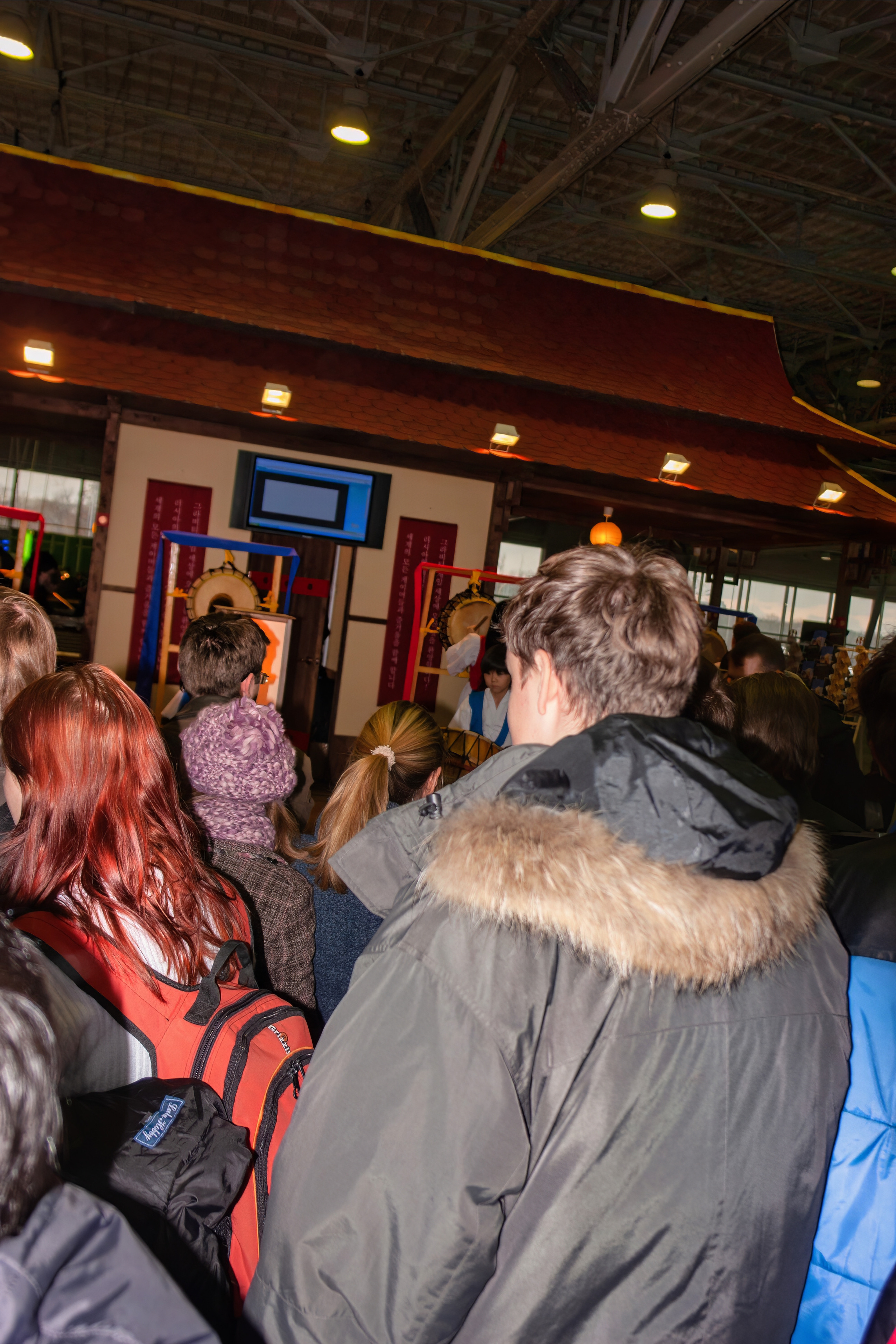 Мои фотографии с выставки Gameworld 2006 снятые на камеру Sony DSC-R1. Фотограф — видеограф в Москве Дмитрий Менделеев