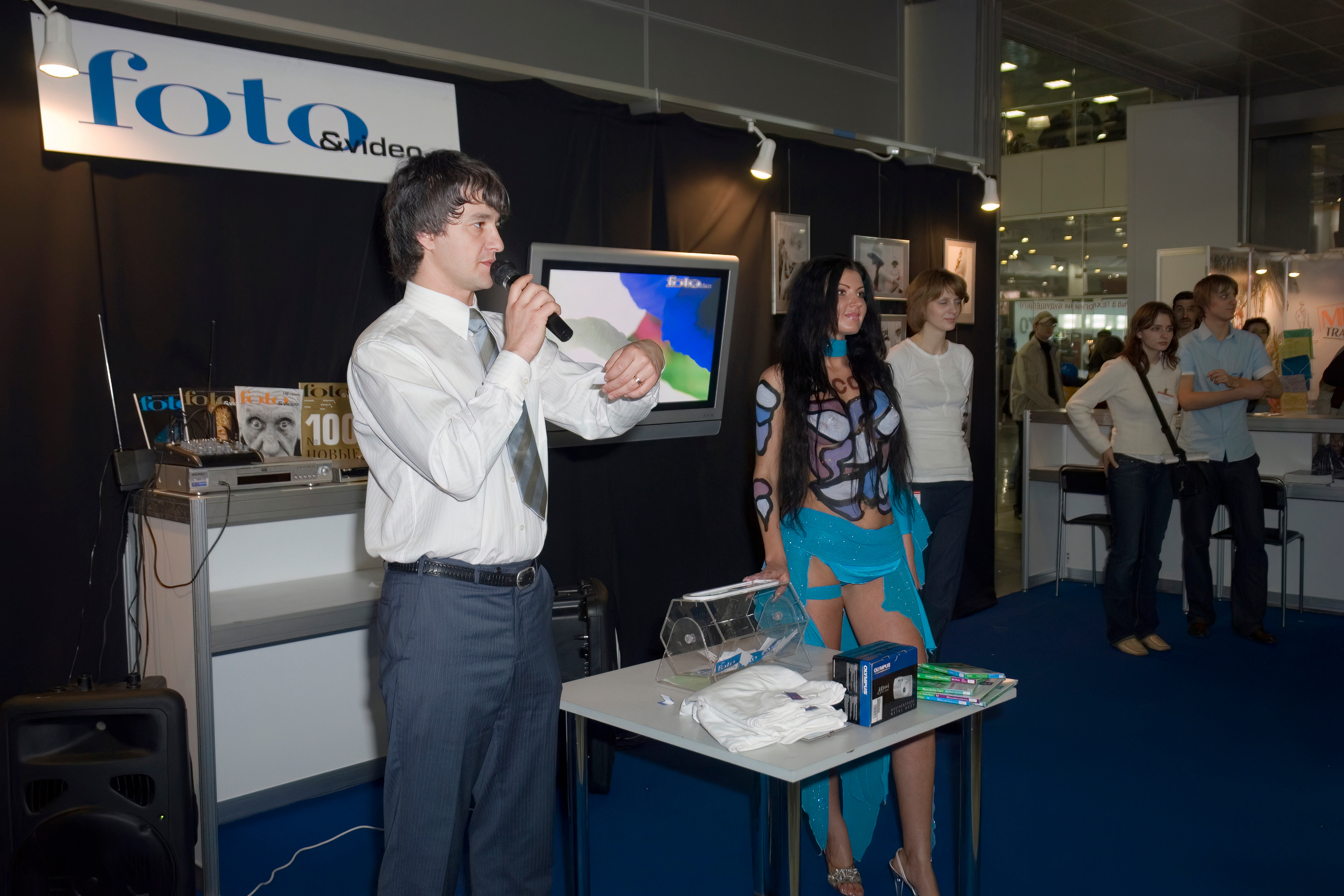 6 международная выставка Фотофорум 2006 — День 2: Часть 3. Фотограф — видеограф в Москве Дмитрий Менделеев