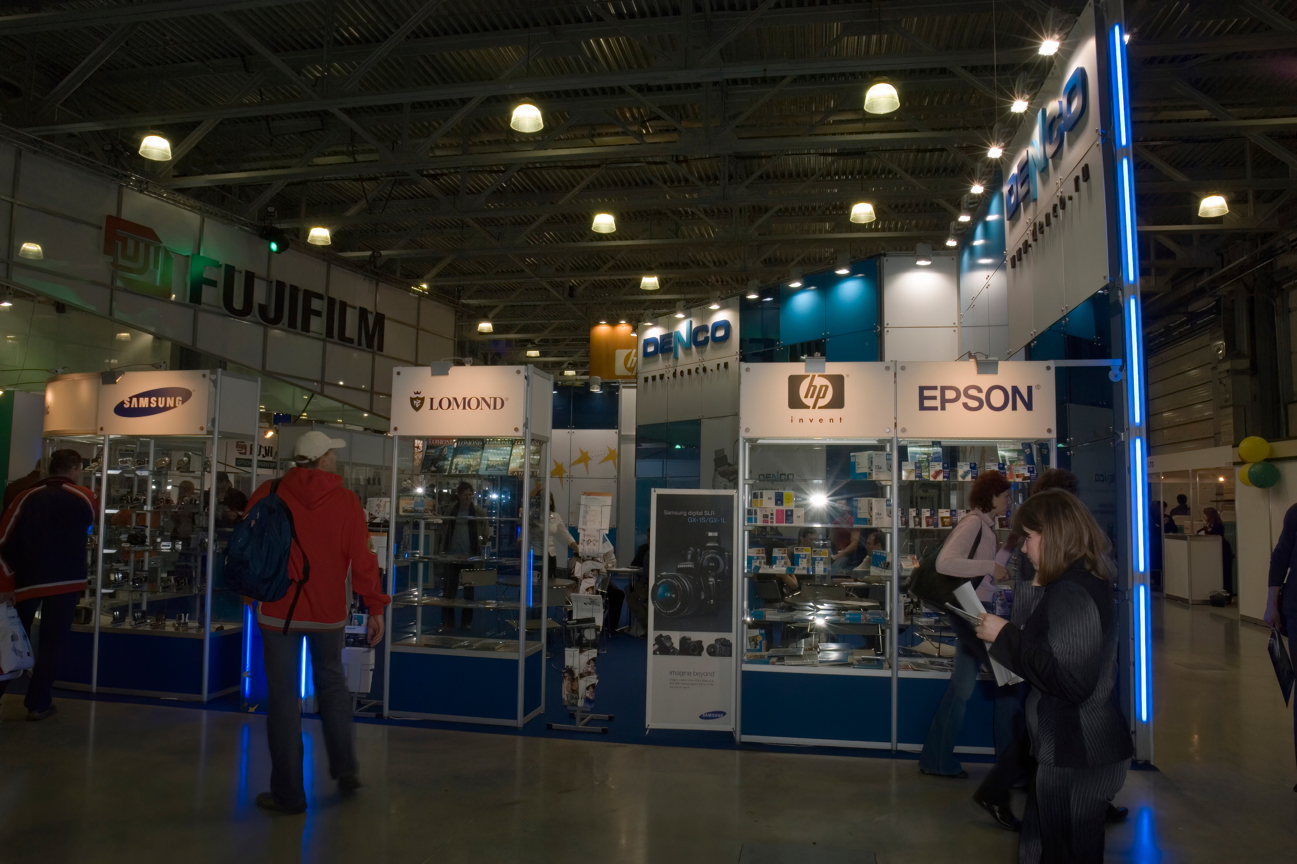 6 международная выставка Фотофорум 2006 — День 1: Часть 1. Фотограф — видеограф в Москве Дмитрий Менделеев