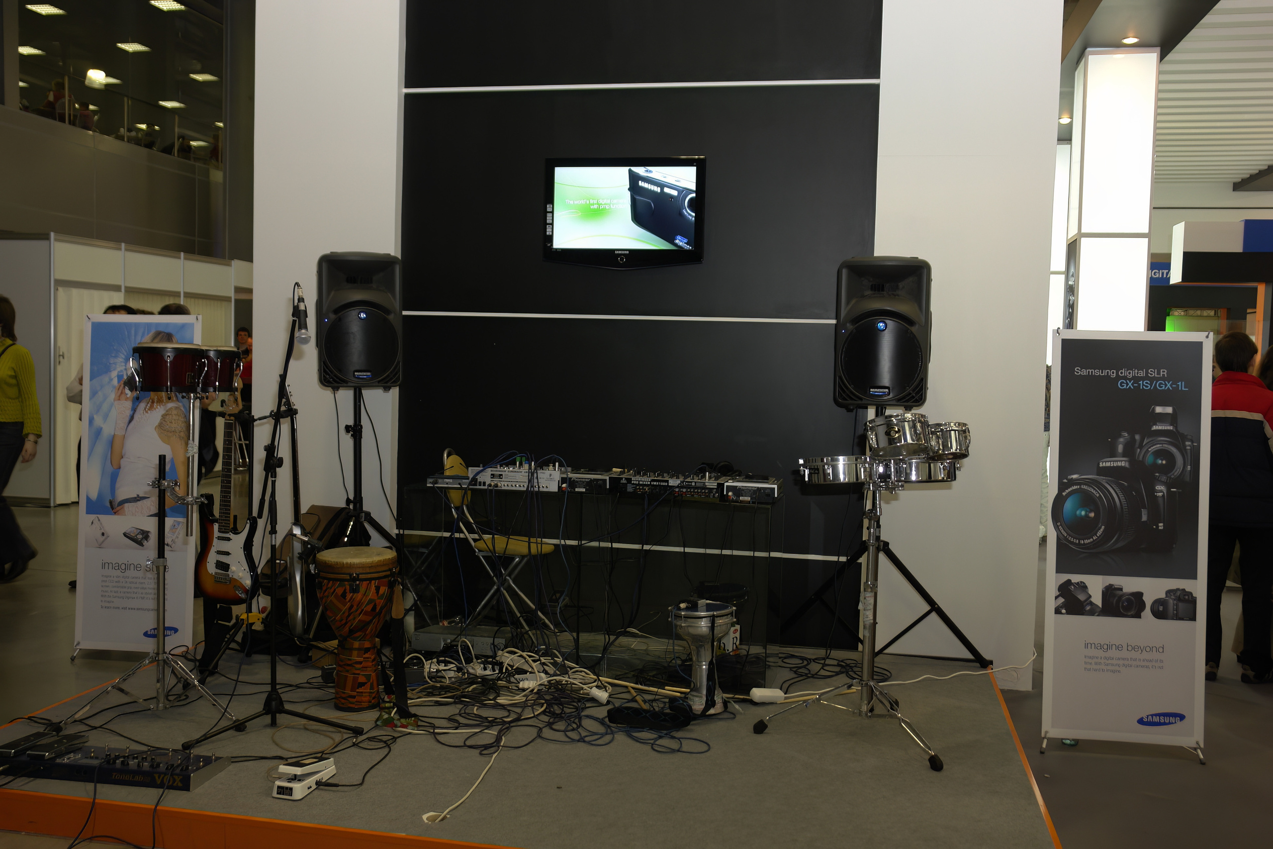 6 международная выставка Фотофорум 2006 — День 2: Часть 3. Фотограф — видеограф в Москве Дмитрий Менделеев