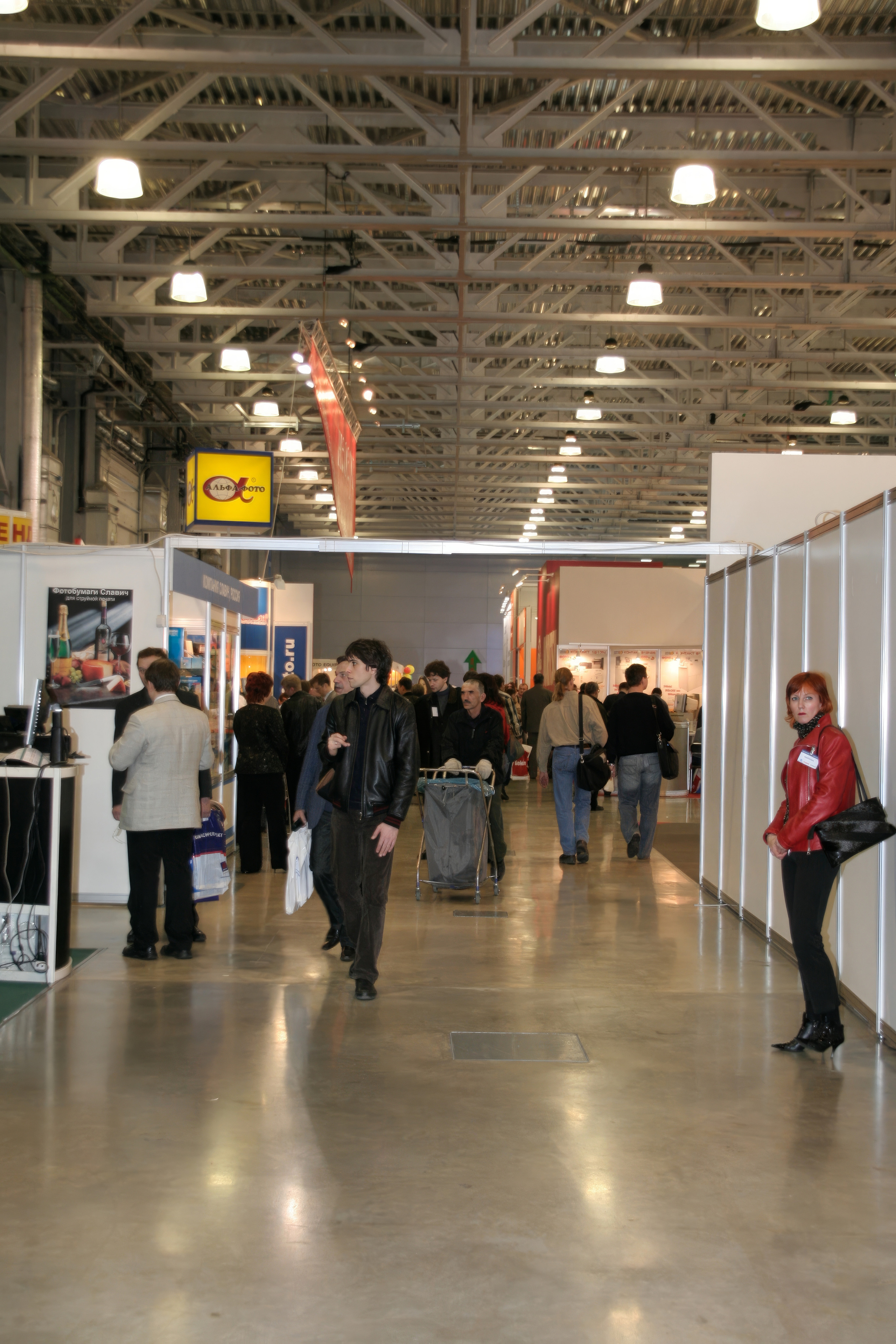 6 международная выставка в Крокус Экспо Фотофорум 2006 — День 1: Часть. Фотограф — видеограф в Москве Дмитрий Менделеев