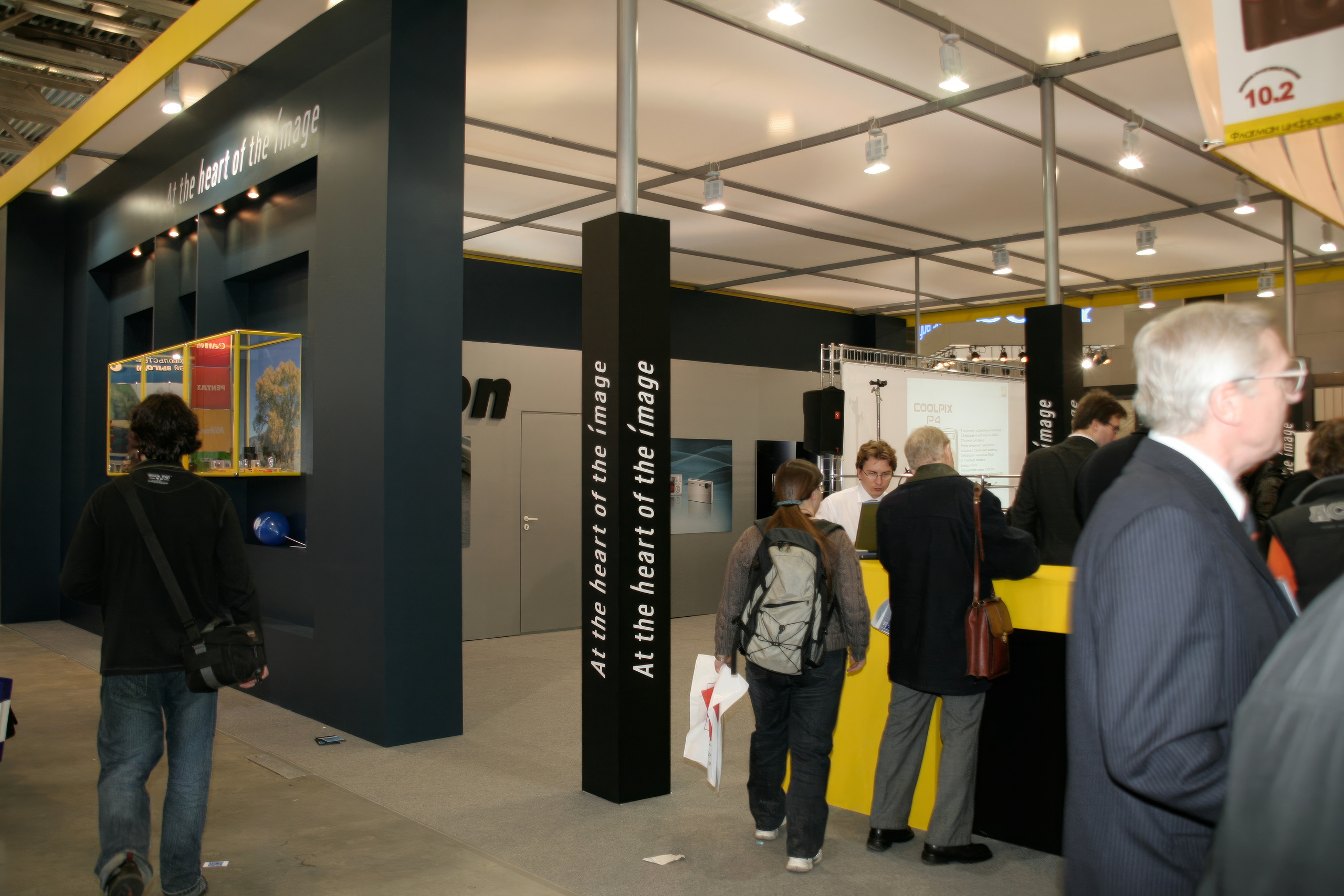 6 международная выставка в Крокус Экспо Фотофорум 2006 — День 1: Часть. Фотограф — видеограф в Москве Дмитрий Менделеев