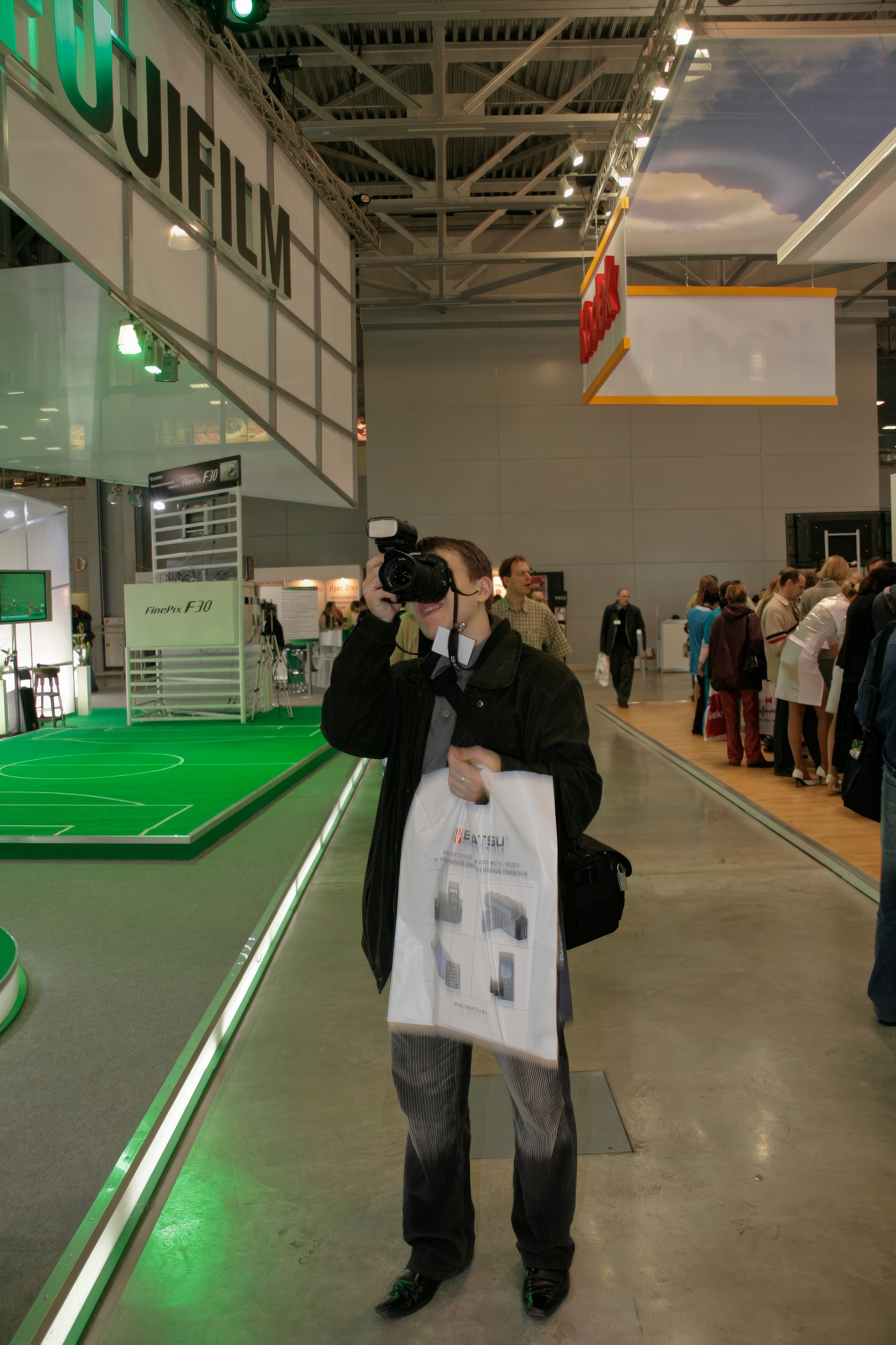 6 международная выставка в Крокус Экспо Фотофорум 2006 — День 1: Часть. Фотограф — видеограф в Москве Дмитрий Менделеев