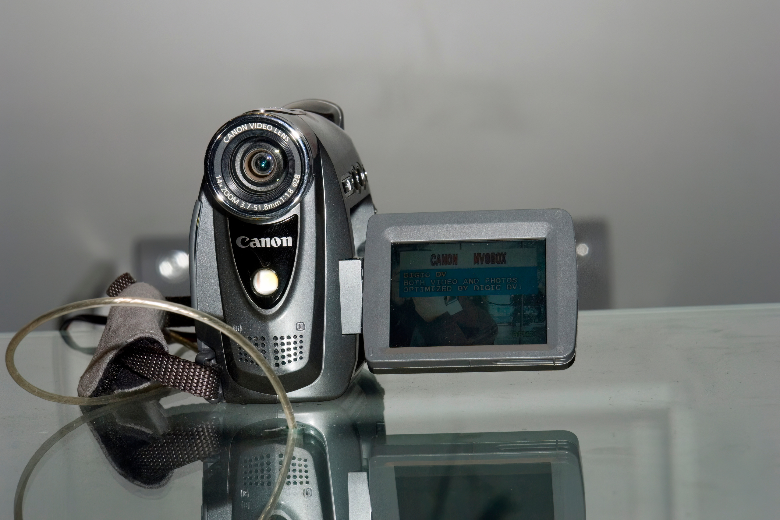 6 международная выставка Фотофорум 2006 — День 1: Часть 1. Фотограф — видеограф в Москве Дмитрий Менделеев