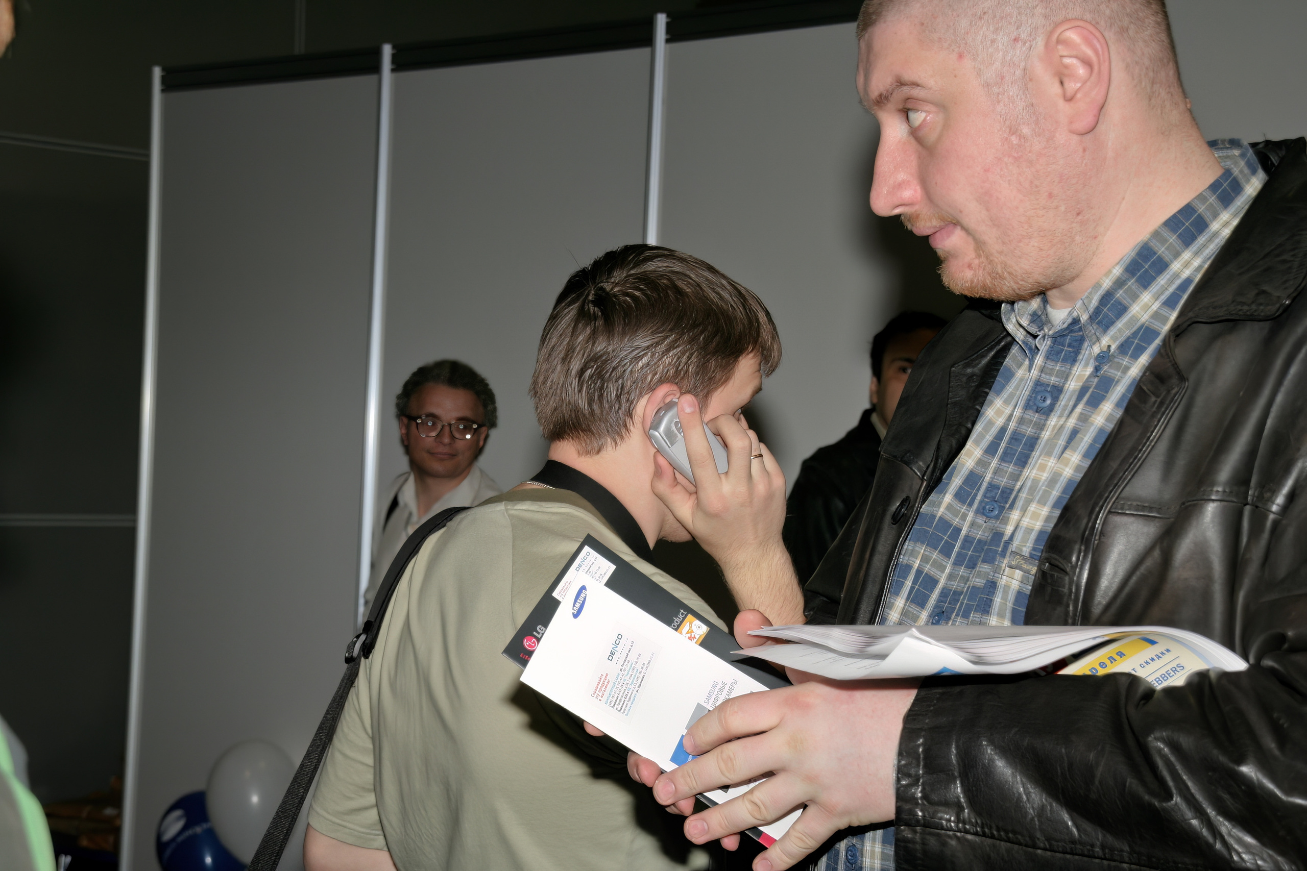 6 международная выставка Фотофорум 2006 — День 2: Часть 4. Фотограф — видеограф в Москве Дмитрий Менделеев