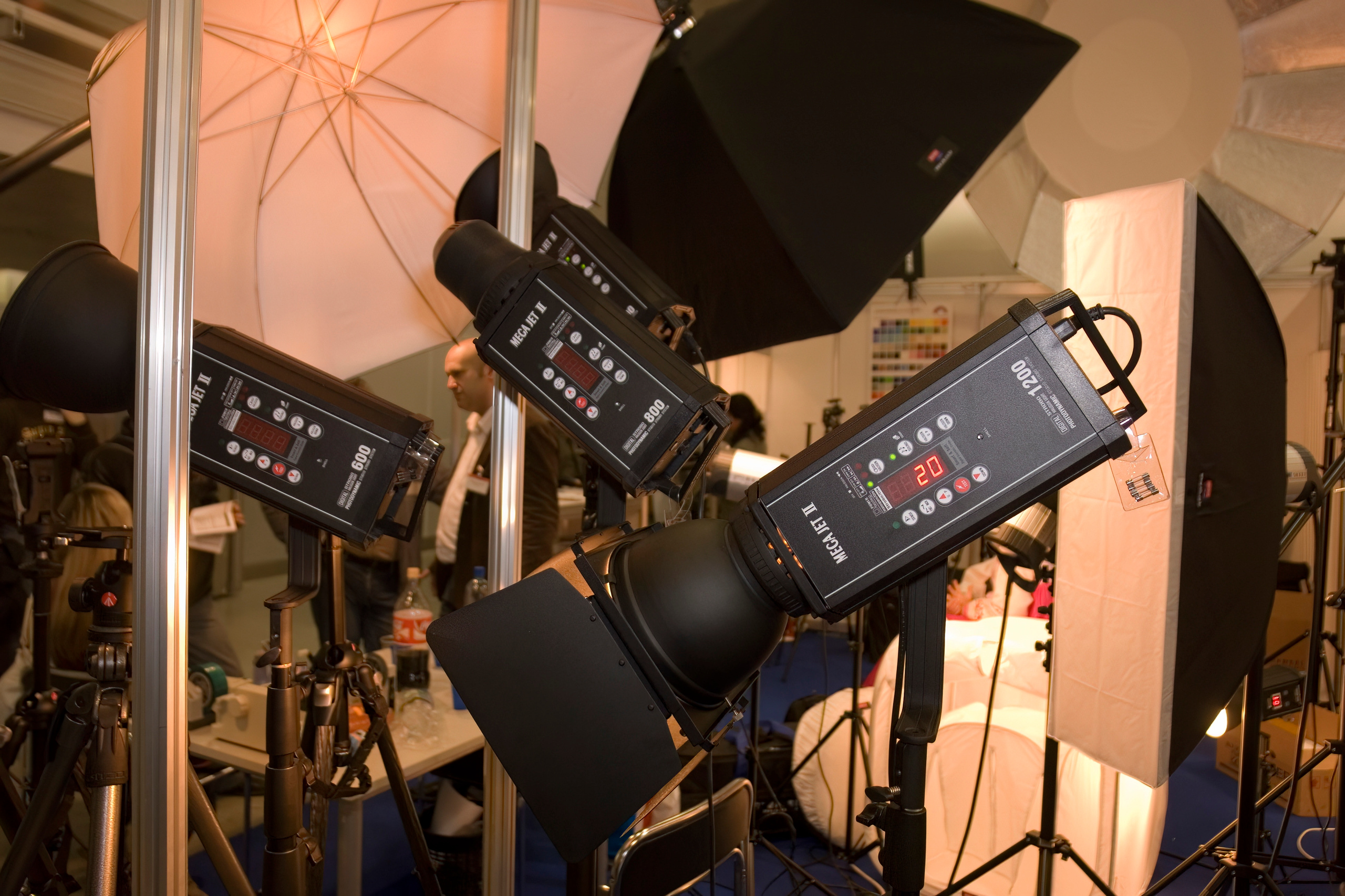 6 международная выставка Фотофорум 2006 — День 1: Часть 1. Фотограф — видеограф в Москве Дмитрий Менделеев