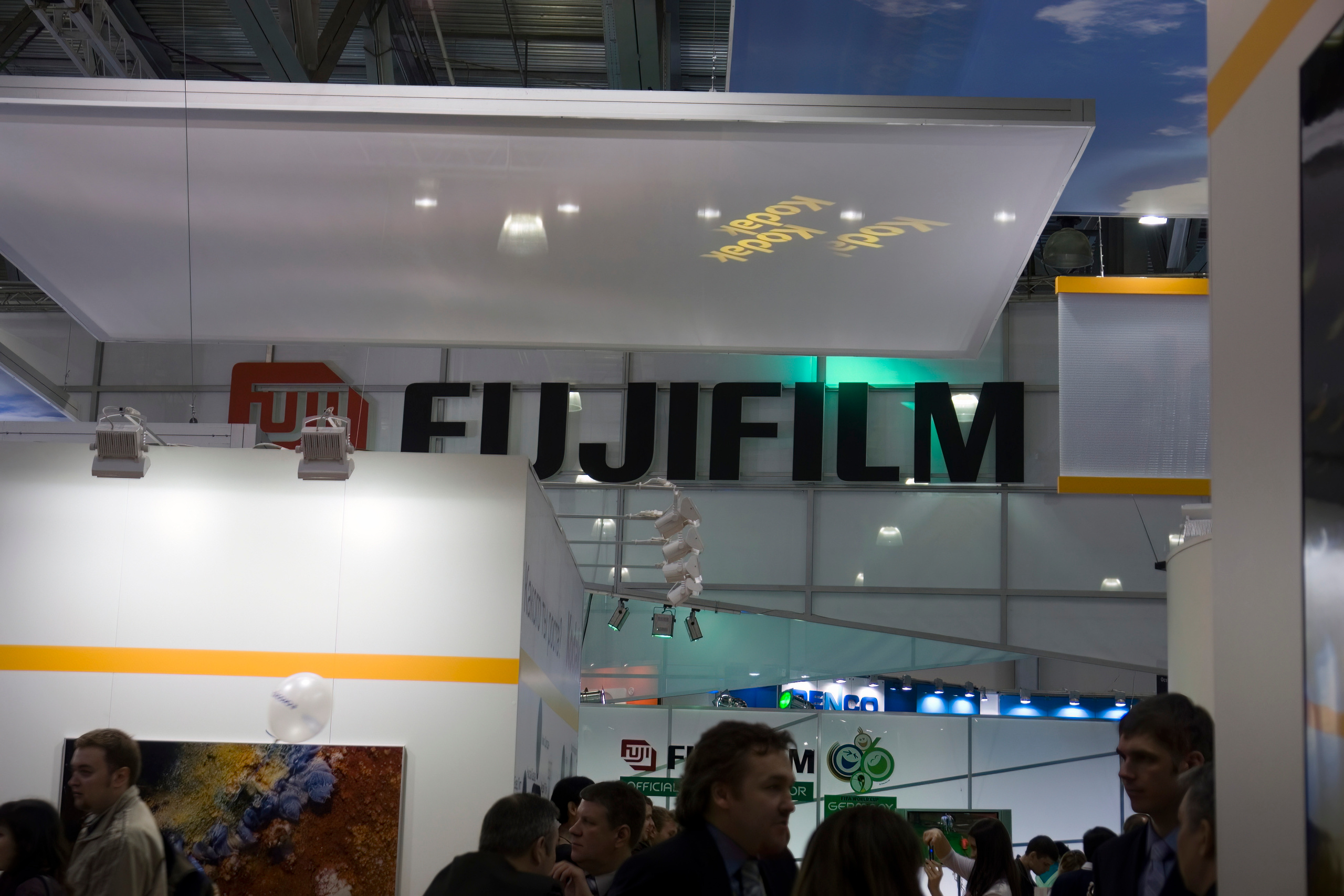 6 международная выставка Фотофорум 2006 — День 2: Часть 3. Фотограф — видеограф в Москве Дмитрий Менделеев