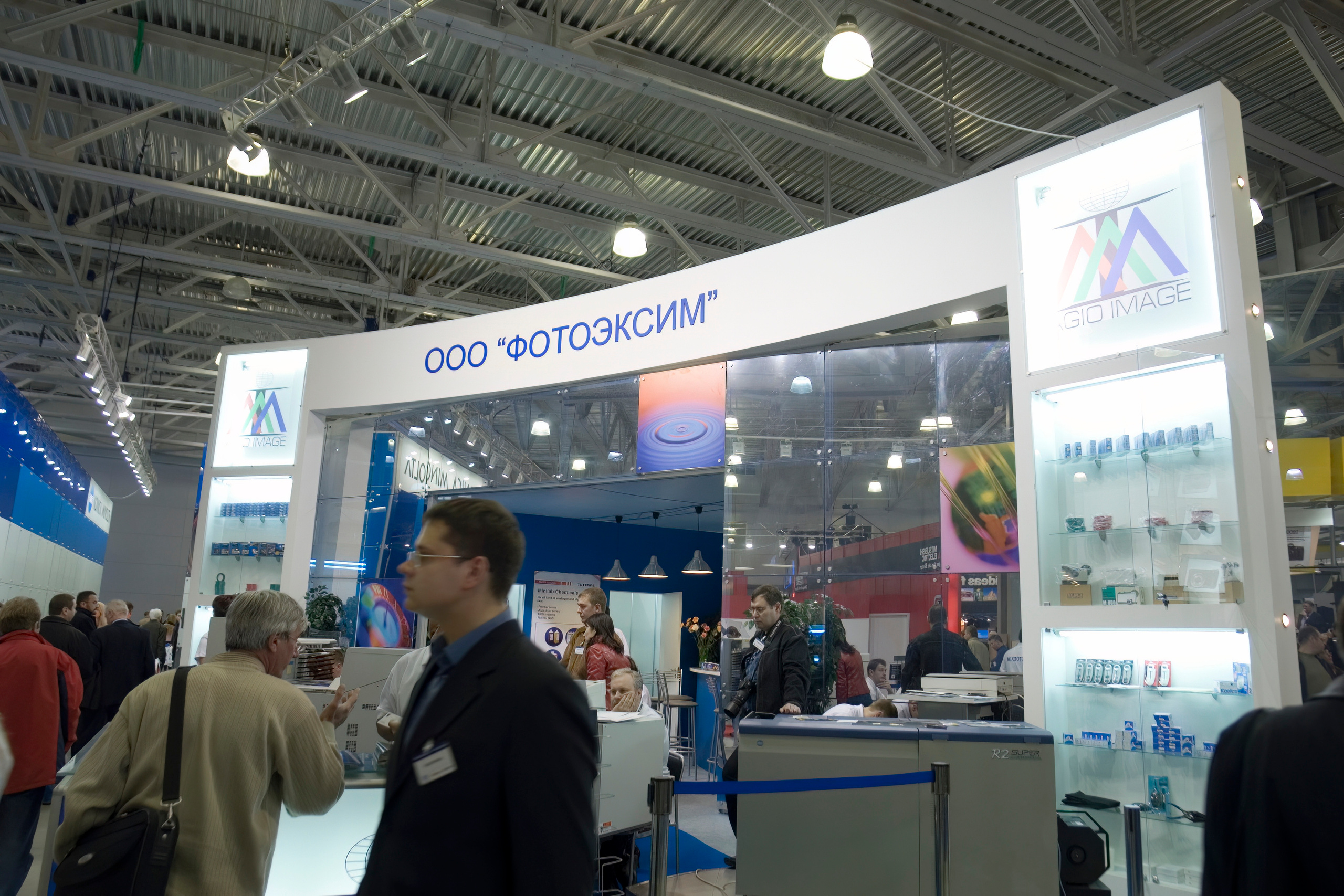 6 международная выставка Фотофорум 2006 — День 1: Часть 1. Фотограф — видеограф в Москве Дмитрий Менделеев