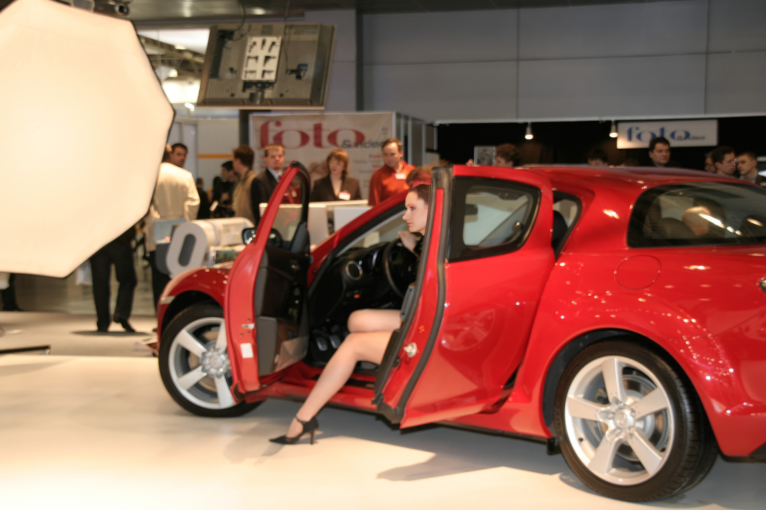 6 международная выставка в Крокус Экспо Фотофорум 2006 — День 1: Часть. Фотограф — видеограф в Москве Дмитрий Менделеев