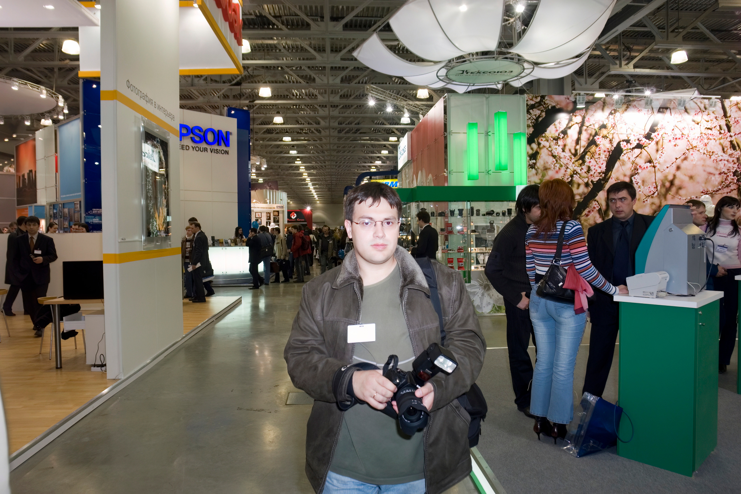 6 международная выставка Фотофорум 2006 — День 1: Часть 1. Фотограф — видеограф в Москве Дмитрий Менделеев