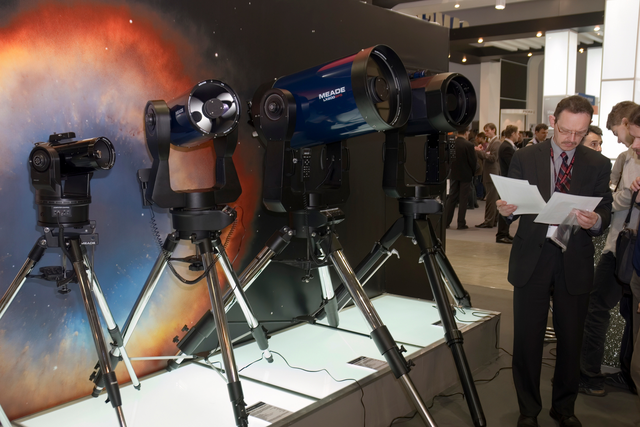 6 международная выставка Фотофорум 2006 — День 1: Часть 1. Фотограф — видеограф в Москве Дмитрий Менделеев