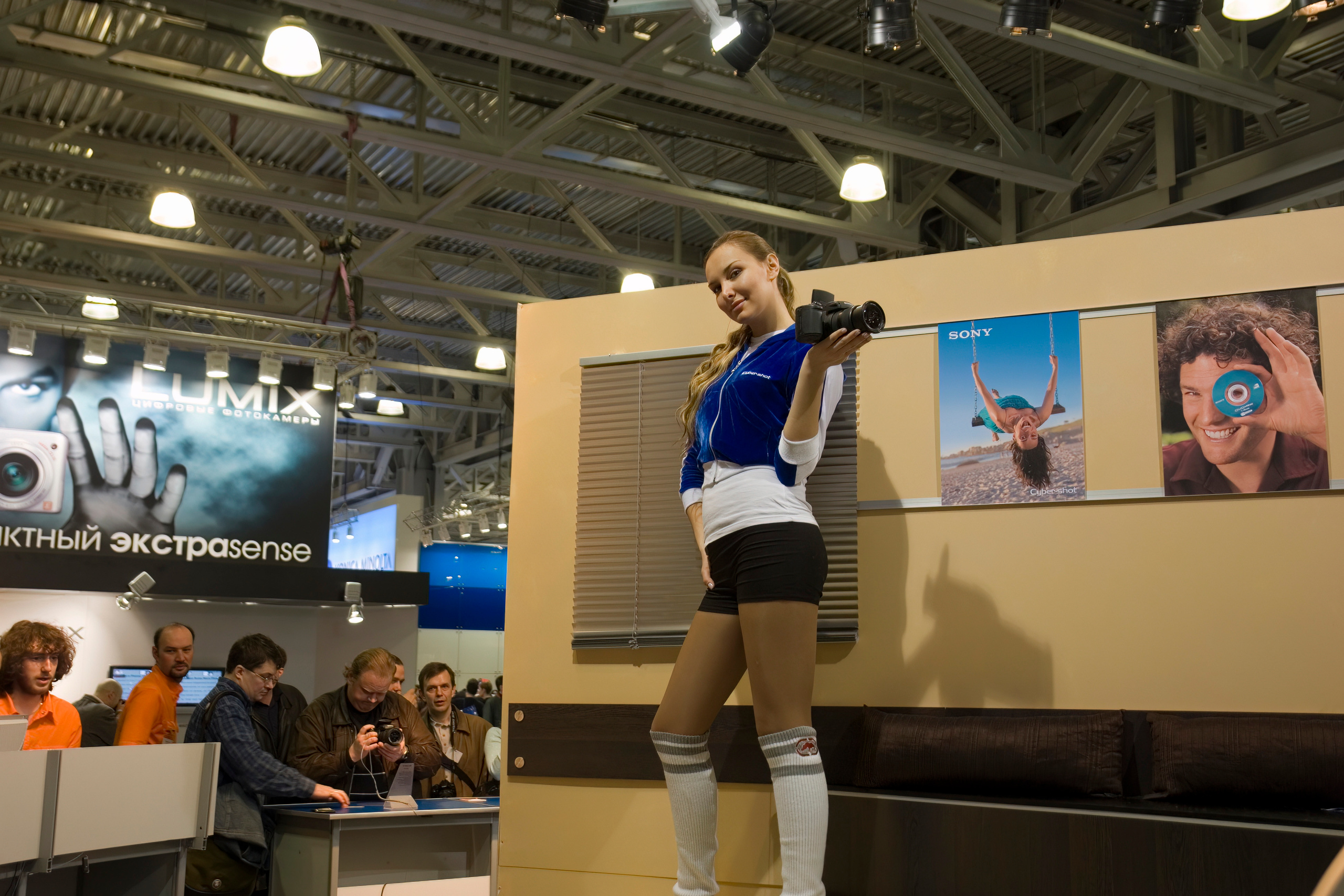 6 международная выставка Фотофорум 2006 — День 2: Часть 3. Фотограф — видеограф в Москве Дмитрий Менделеев