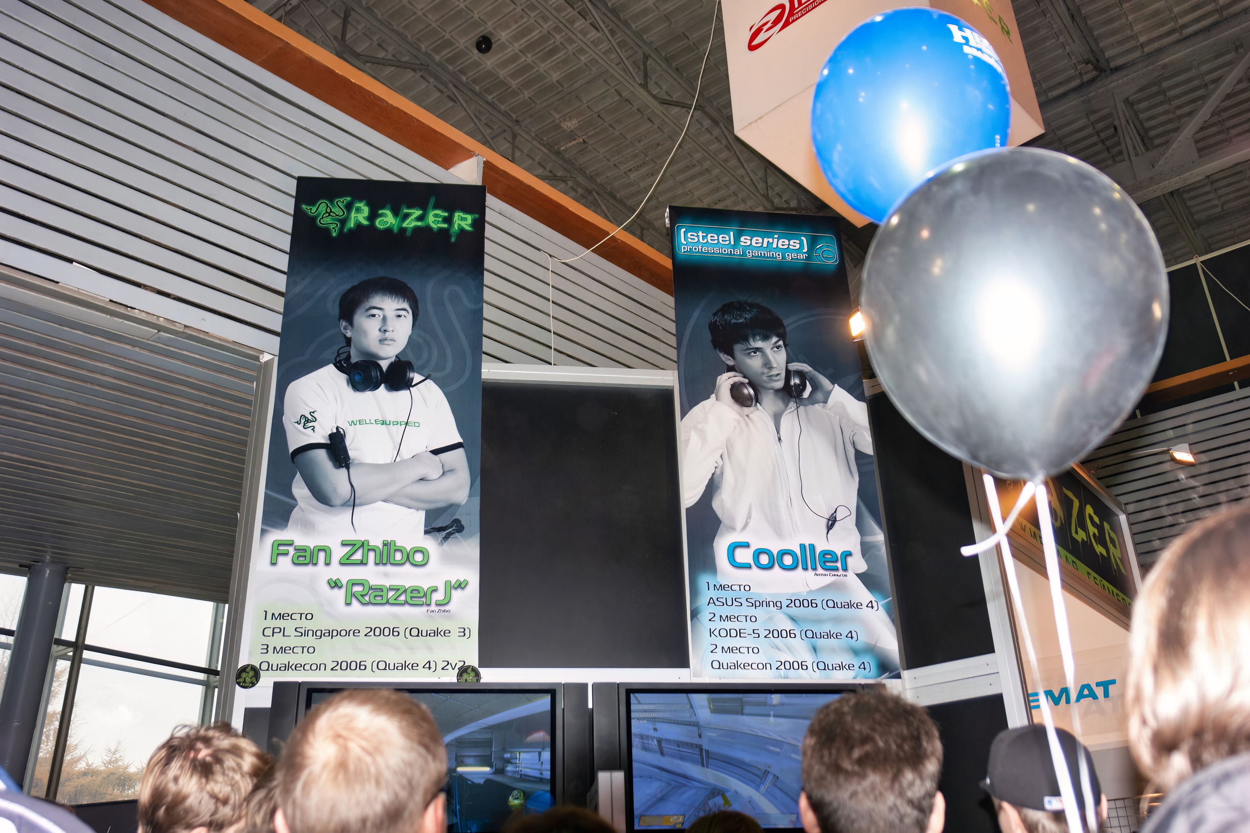 Мои фотографии с выставки Gameworld 2006 снятые на камеру Sony DSC-R1. Фотограф — видеограф в Москве Дмитрий Менделеев