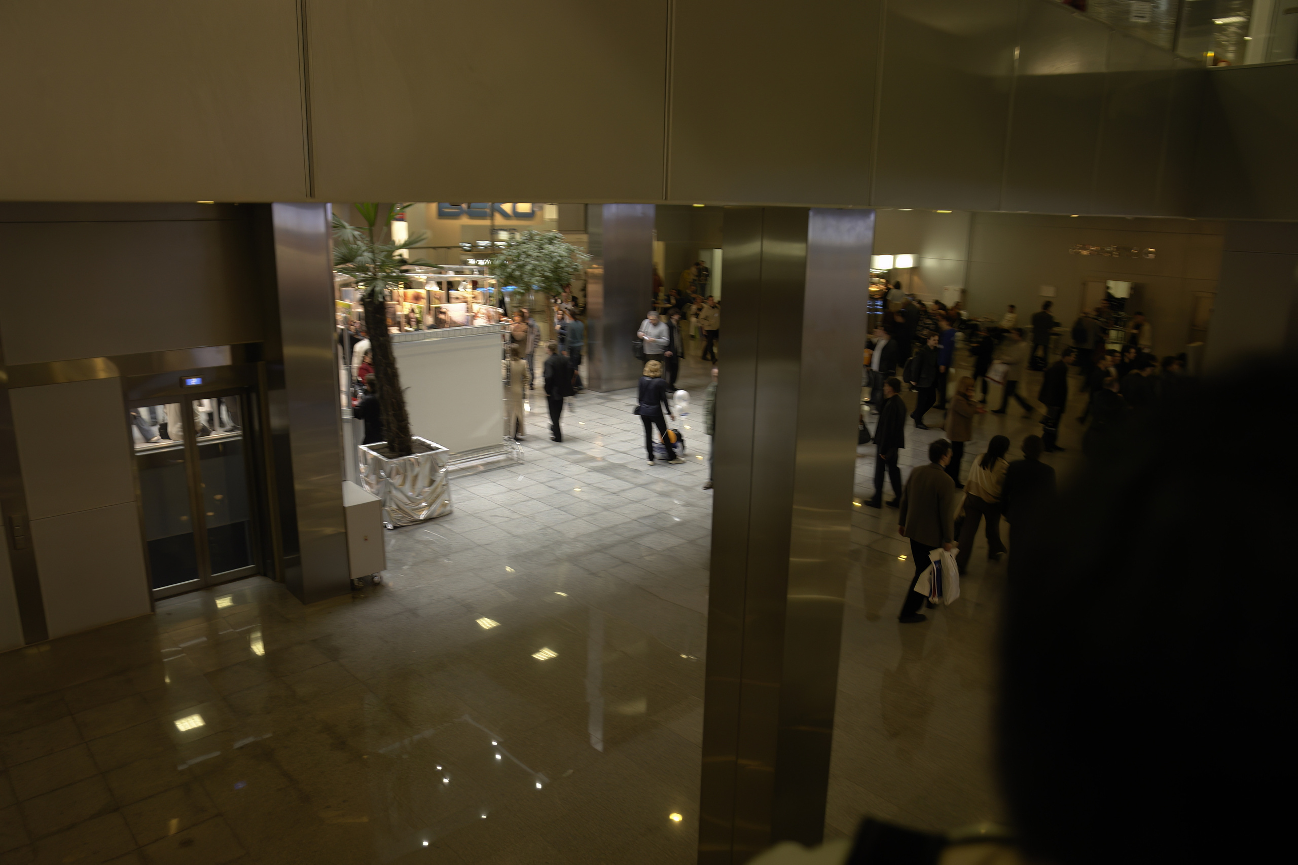 6 международная выставка Фотофорум 2006 — День 2: Часть 3. Фотограф — видеограф в Москве Дмитрий Менделеев