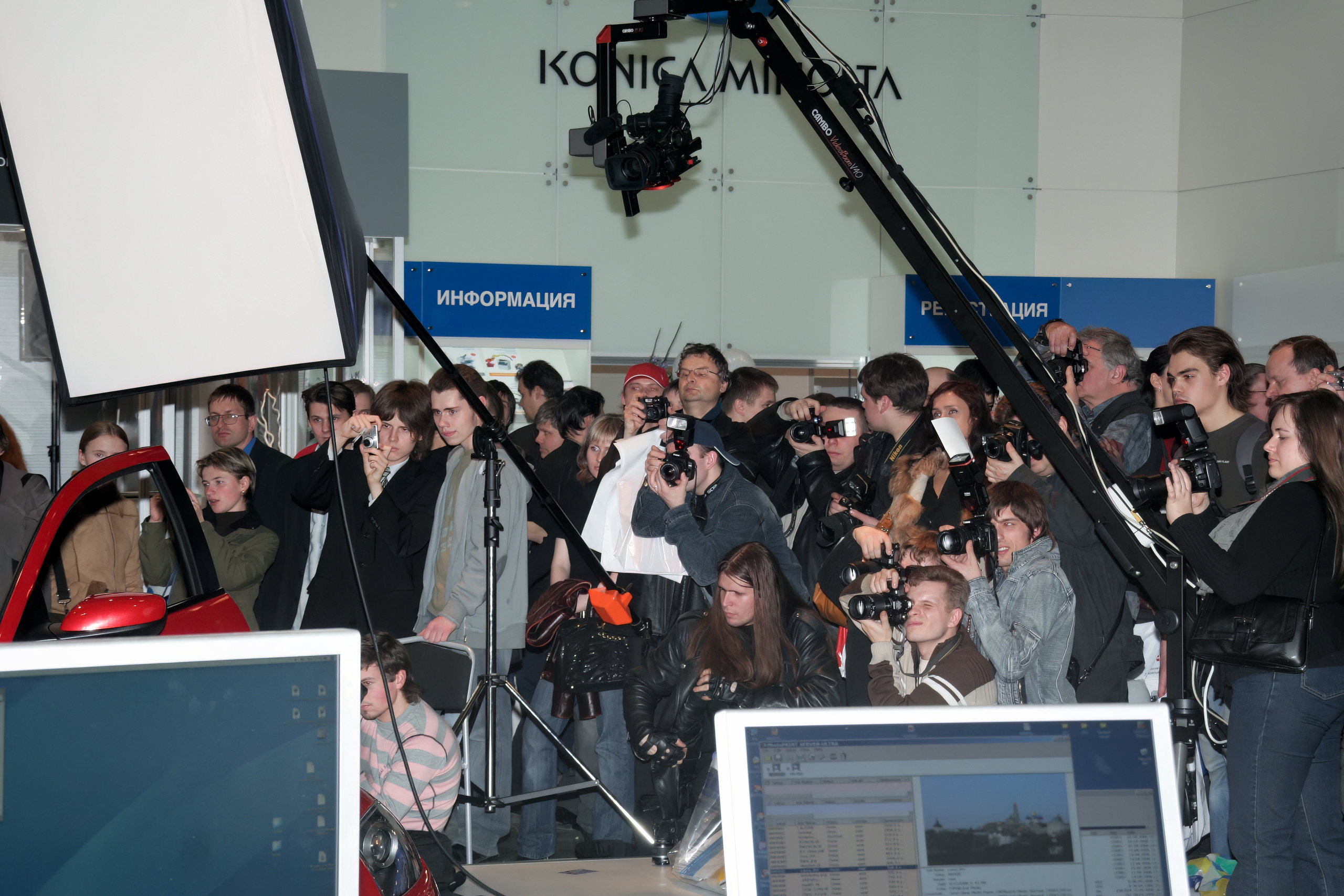 6 международная выставка Фотофорум 2006 — День 2: Часть 4. Фотограф — видеограф в Москве Дмитрий Менделеев