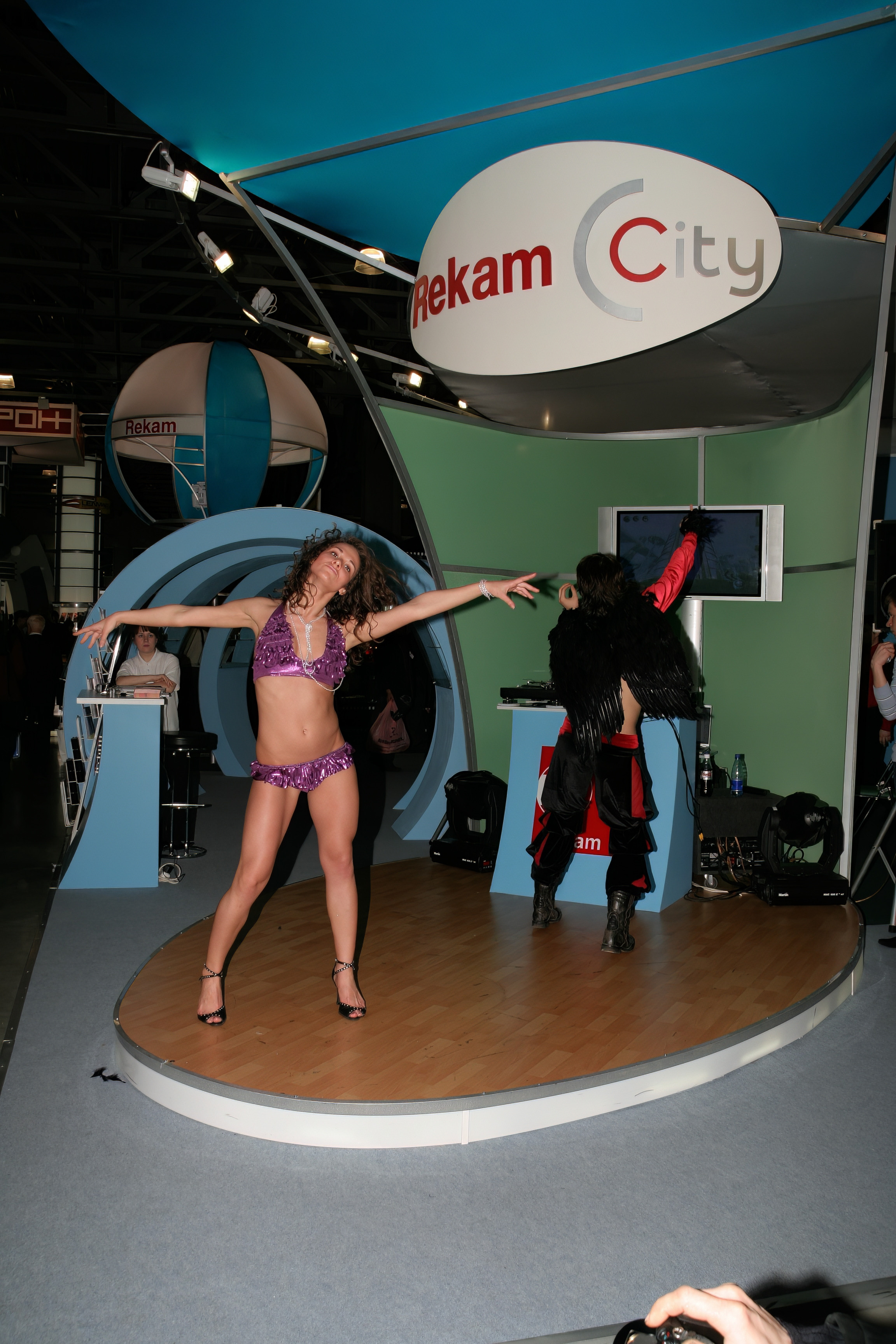 6 международная выставка Фотофорум 2006 — День 2: Часть 4. Фотограф — видеограф в Москве Дмитрий Менделеев