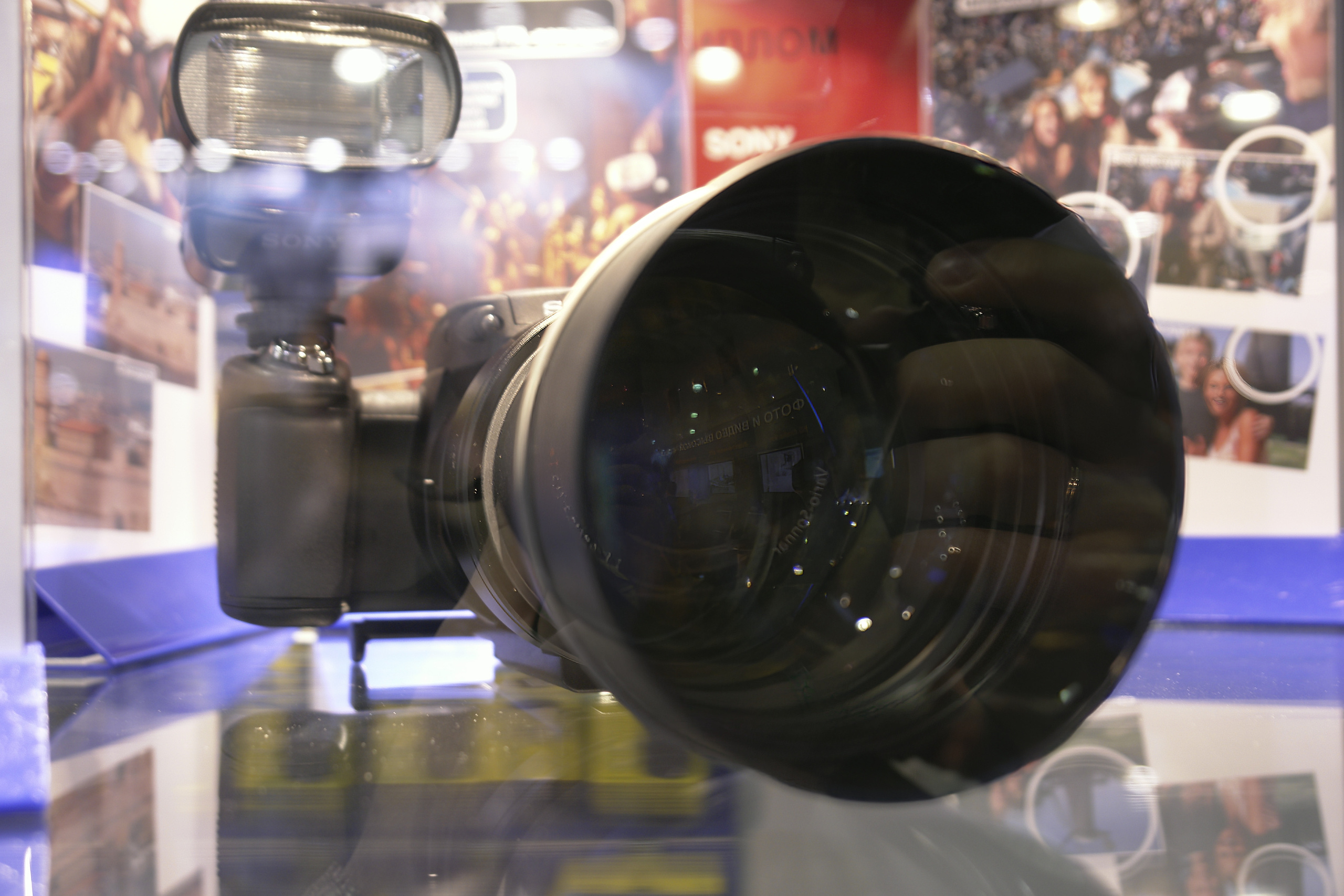 6 международная выставка Фотофорум 2006 — День 2: Часть 3. Фотограф — видеограф в Москве Дмитрий Менделеев