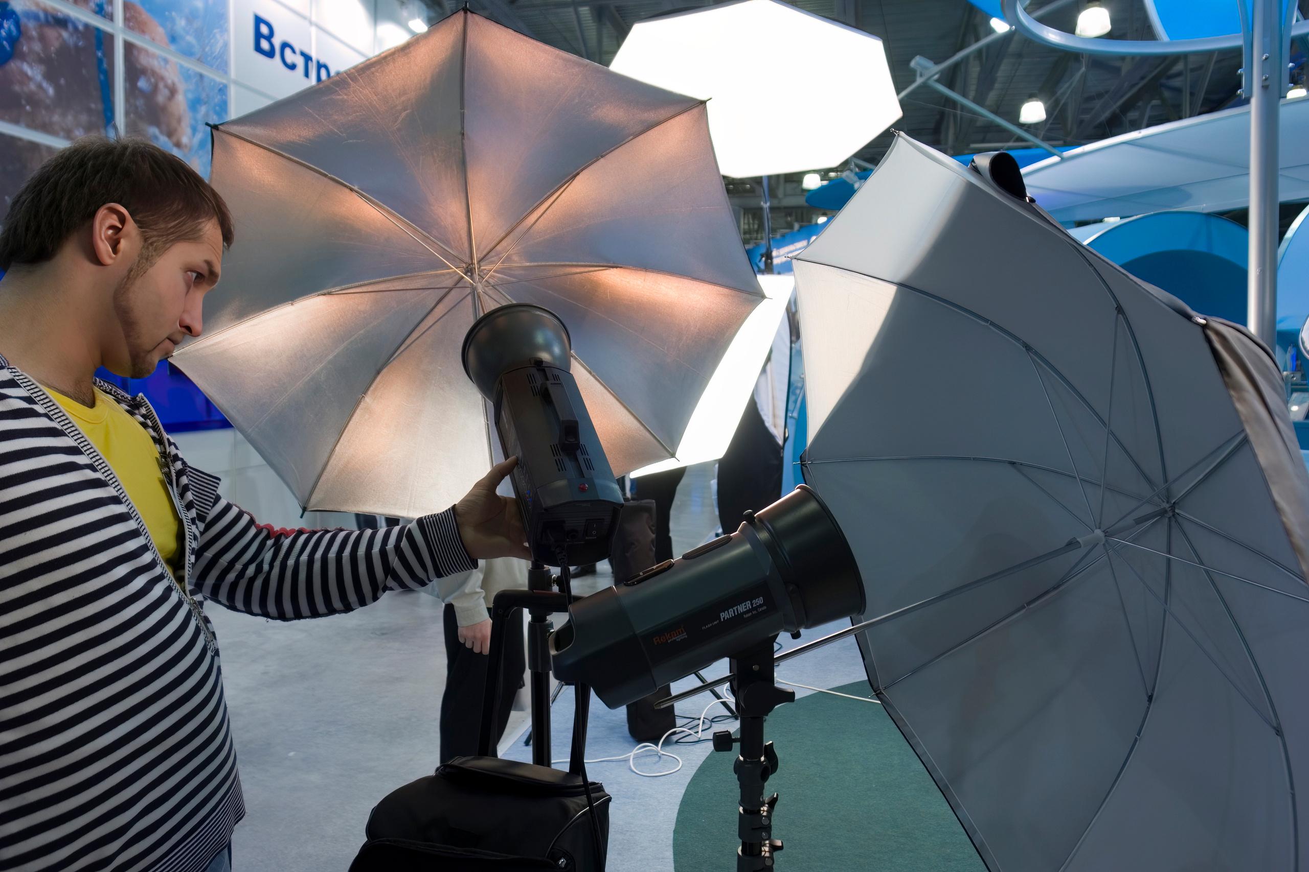 6 международная выставка Фотофорум 2006 — День 1: Часть 1. Фотограф — видеограф в Москве Дмитрий Менделеев