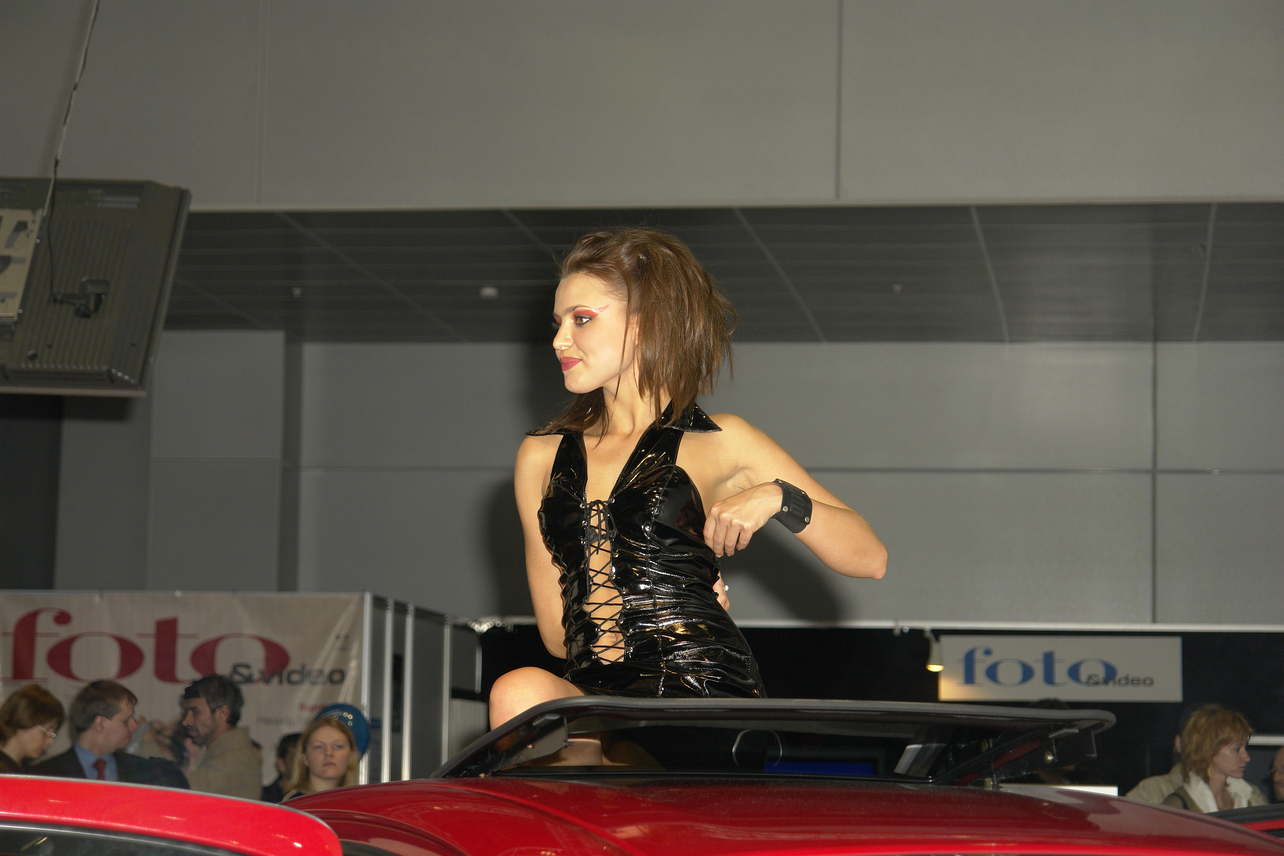 6 международная выставка Фотофорум 2006 — День 2: Часть 3. Фотограф — видеограф в Москве Дмитрий Менделеев