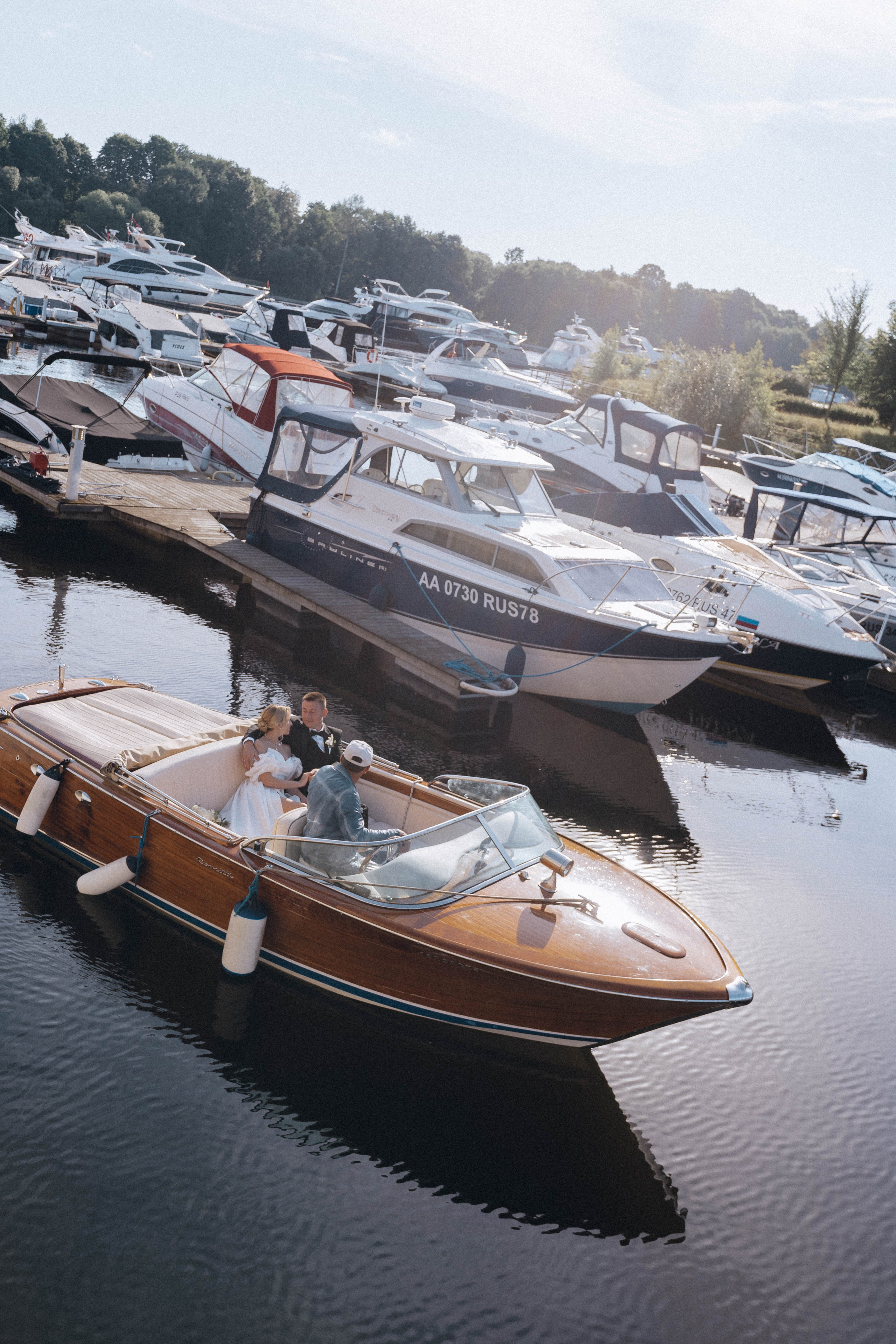 СВАДЕНБНАЯ СЬЕМКА НА КАТЕРЕ ПО КАНАЛАМ САНКТ-ПЕТЕРБУРГА И В АКВАТОРИИ НЕВЫ. Профессиональный фотограф, Санкт-Петербург — Виктория Богомолова