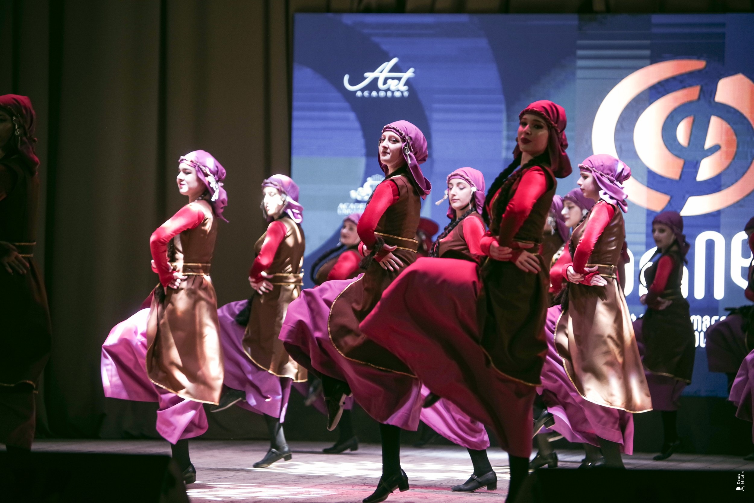 Танцы в Хоби. Портретный фотограф Денис Милютин