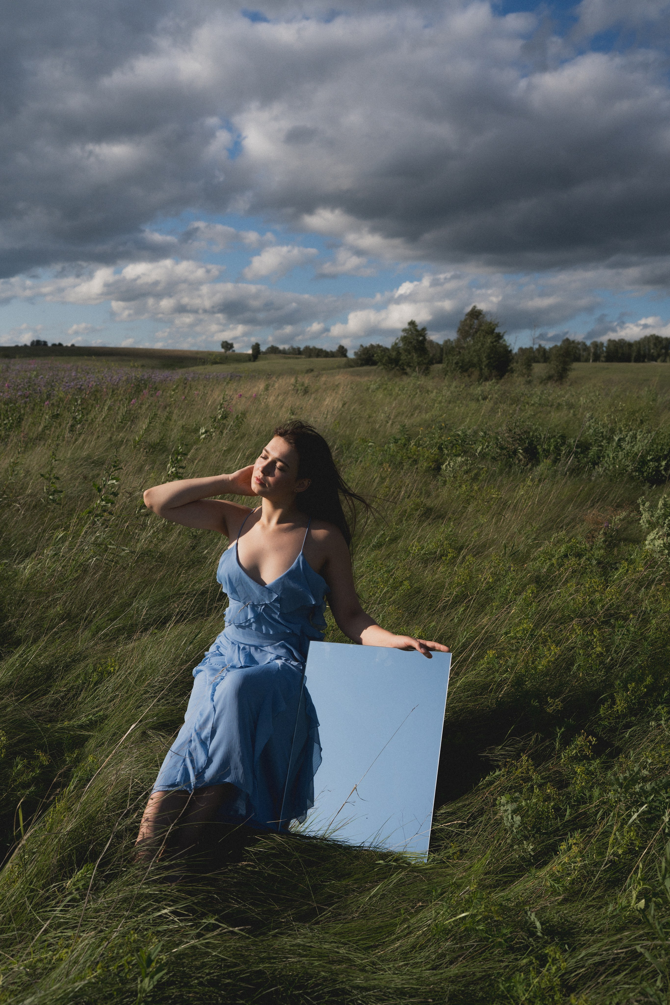 Девушка в платье цвета неба. Индивидуальный фотограф в Красноярске