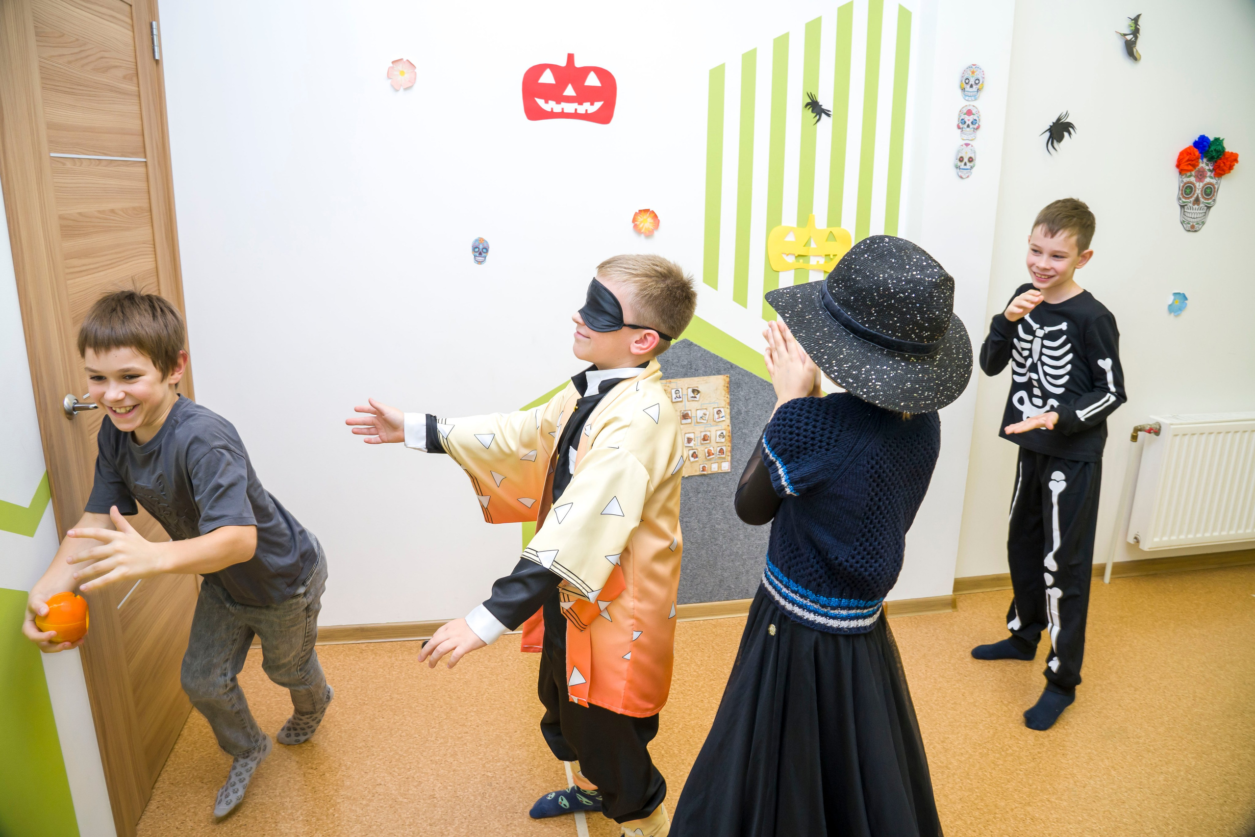 Репортаж детского праздника хеллоуин. Фотограф в Санкт-Петербурге. Репортажная и все съёмки для бизнеса