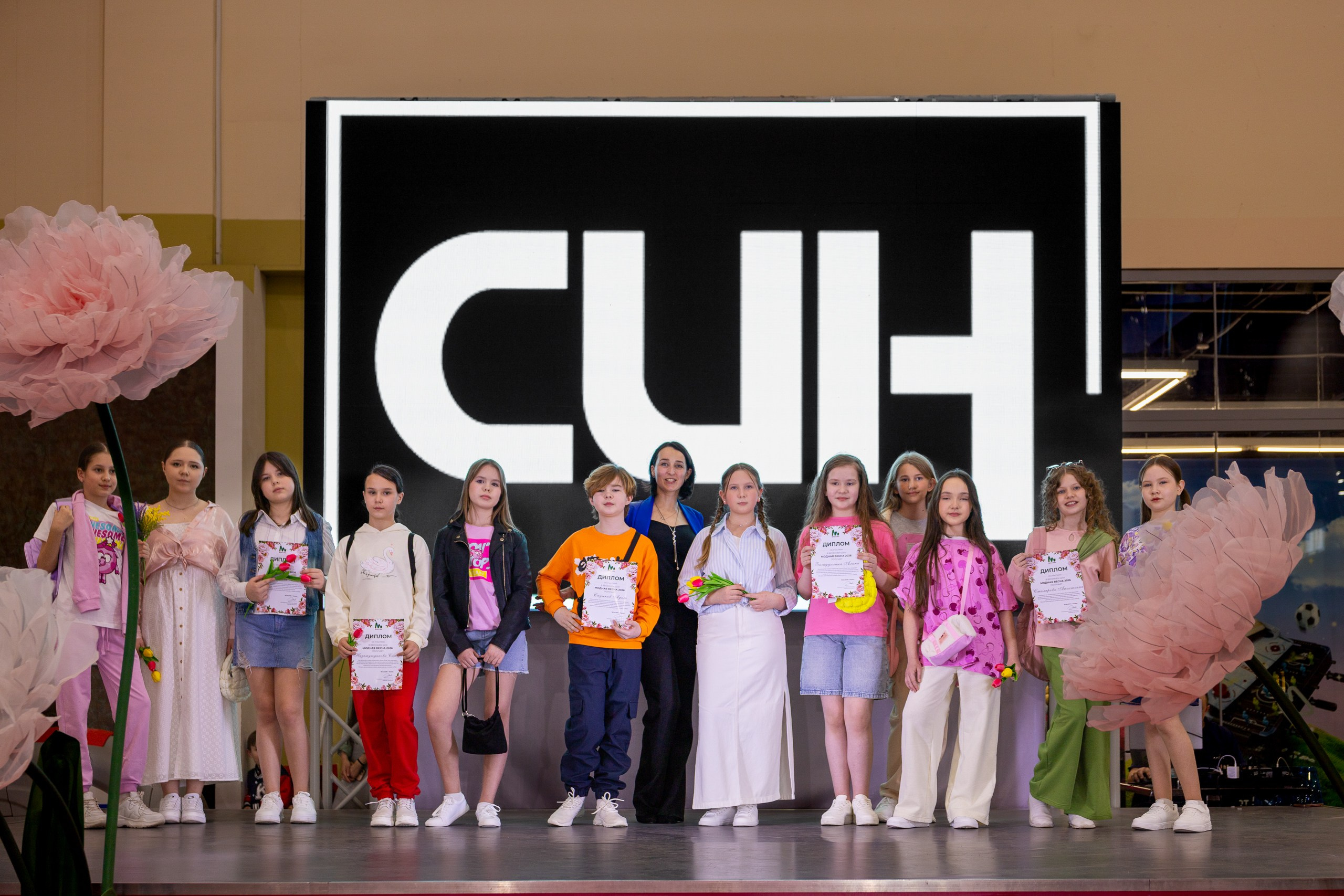 Показ брендов. ТЦ Южный. Апрель 2026. Спортивный, репортажный и портретный фотограф в Казани Алексей Горячев