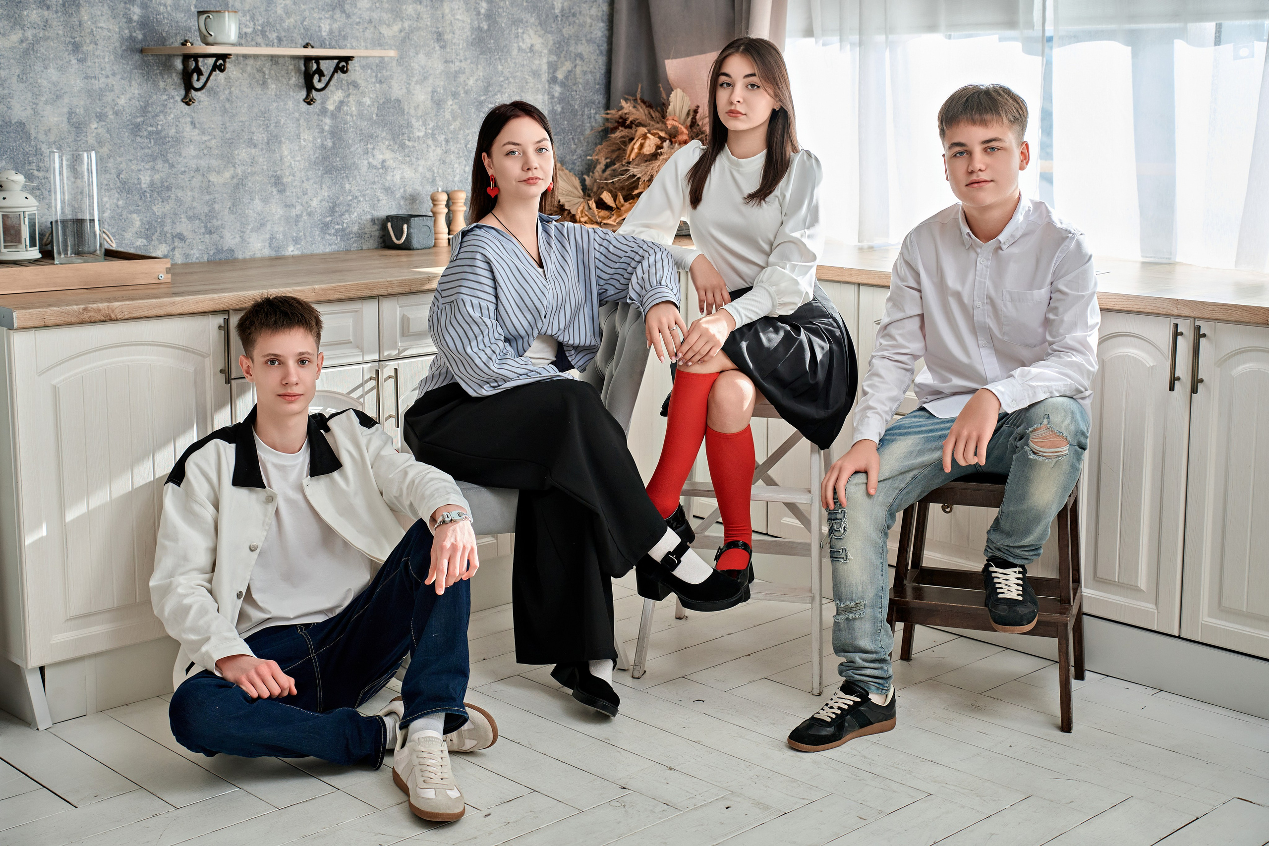 Фотосъёмка в студии «Окна» на выпускные альбомы. Калуга. Фотограф Меняйло Евгений. Свадьба. Портрет. Репортаж. Семья. Контент