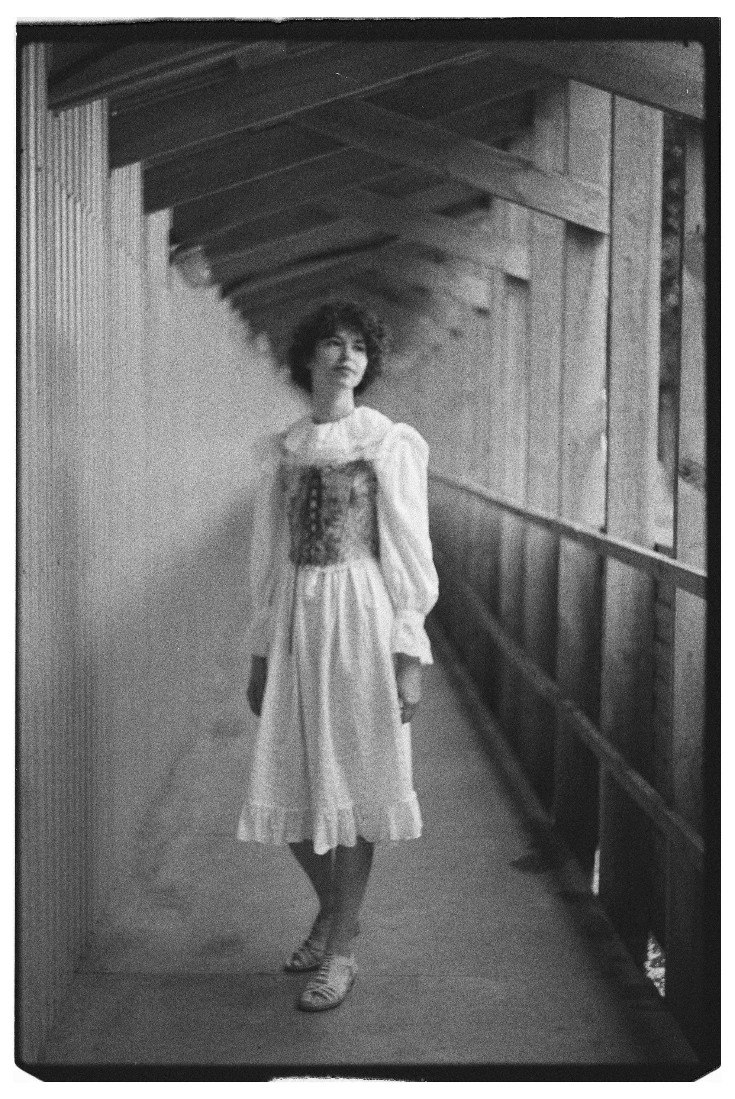 Прогулочная портретная фотосессия на плёнку для Полины в СПб. Светлана Гопанюк. Портретный фотограф. Санкт-Петербург. СПб