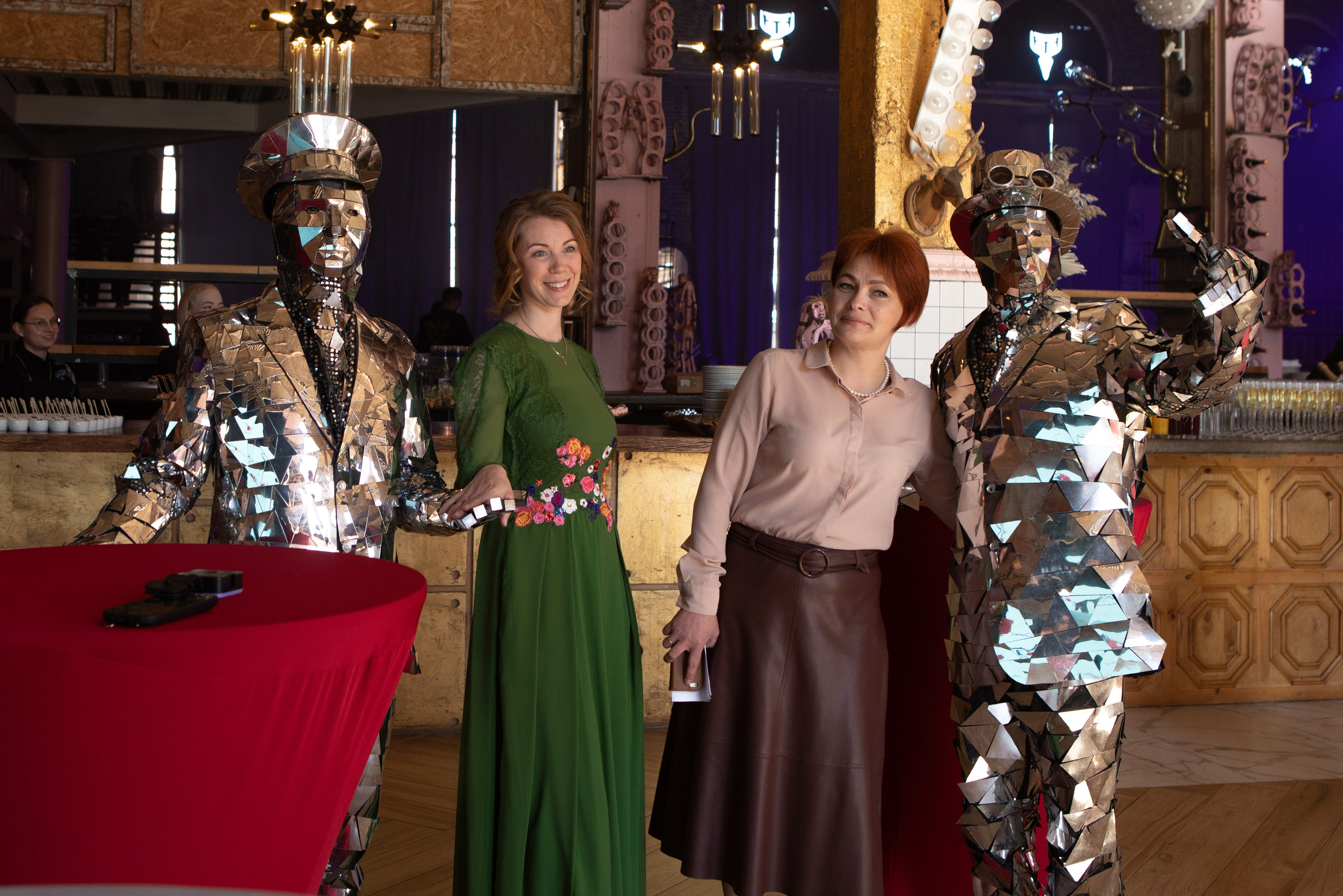 Строительная компания Л1- 32 года. Специальный гость — Григорий Лепс. Двойняшки-фотографы Анна и Анастасия в Санкт-Петербурге