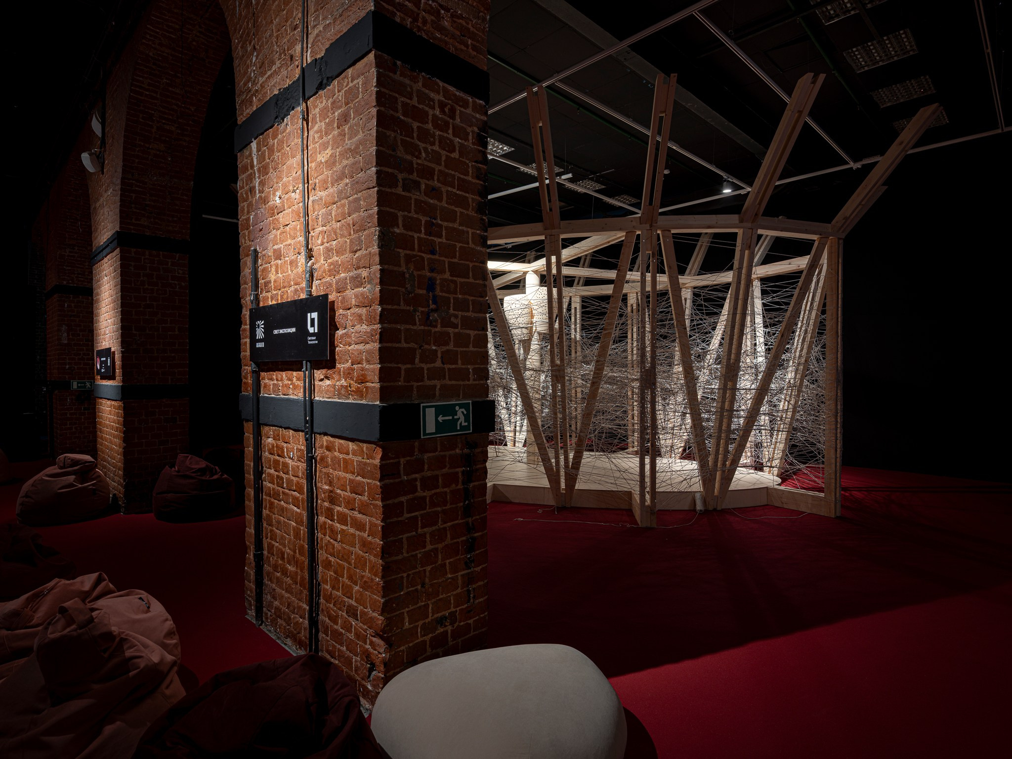 Плести кокон, СПИЧ, Музей москвы 2025. Фотограф Василий Буланов