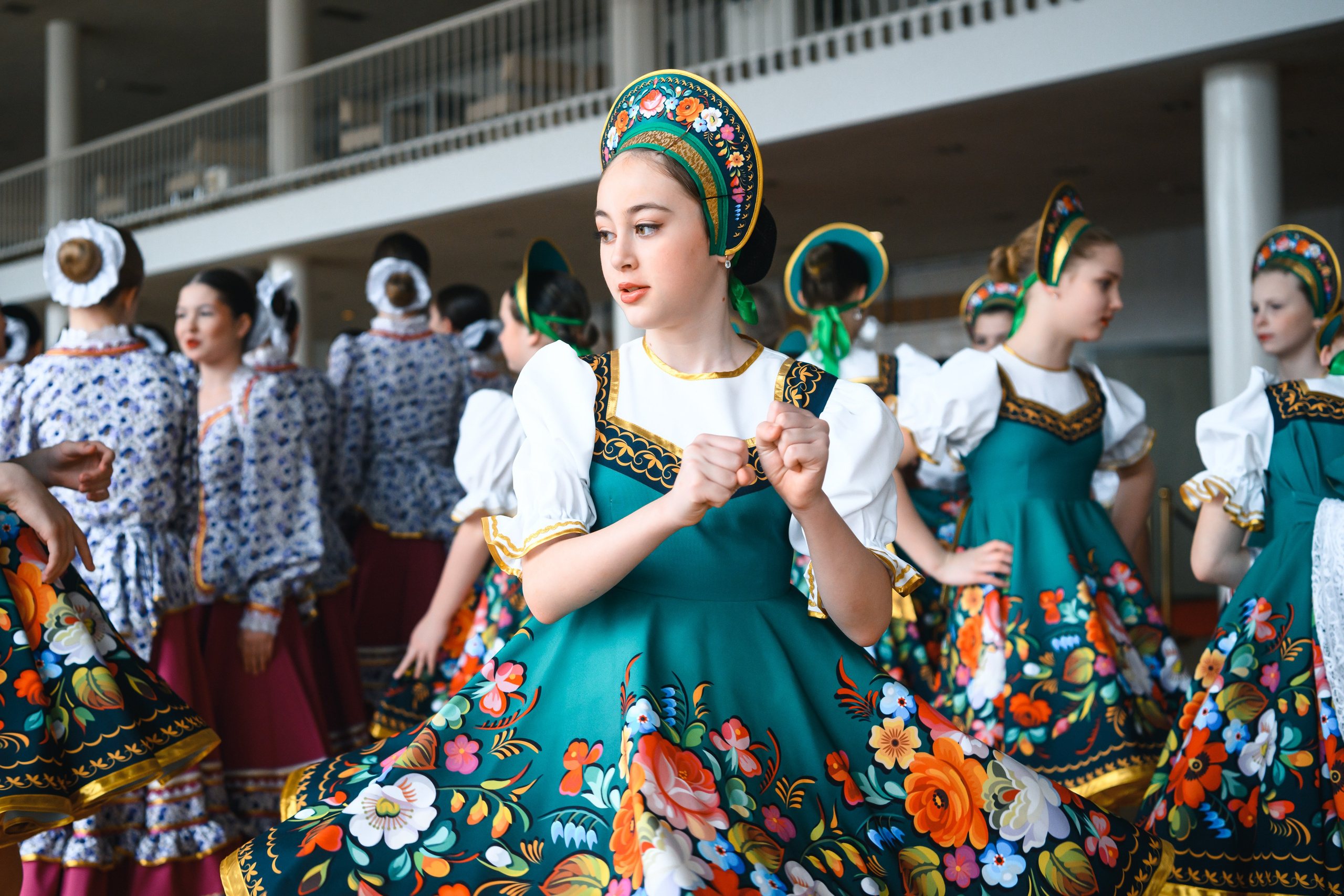 23 апреля, красная дорожка, БКЗ Октябрьский, г. Санкт-Петербург. Золотое яблочко