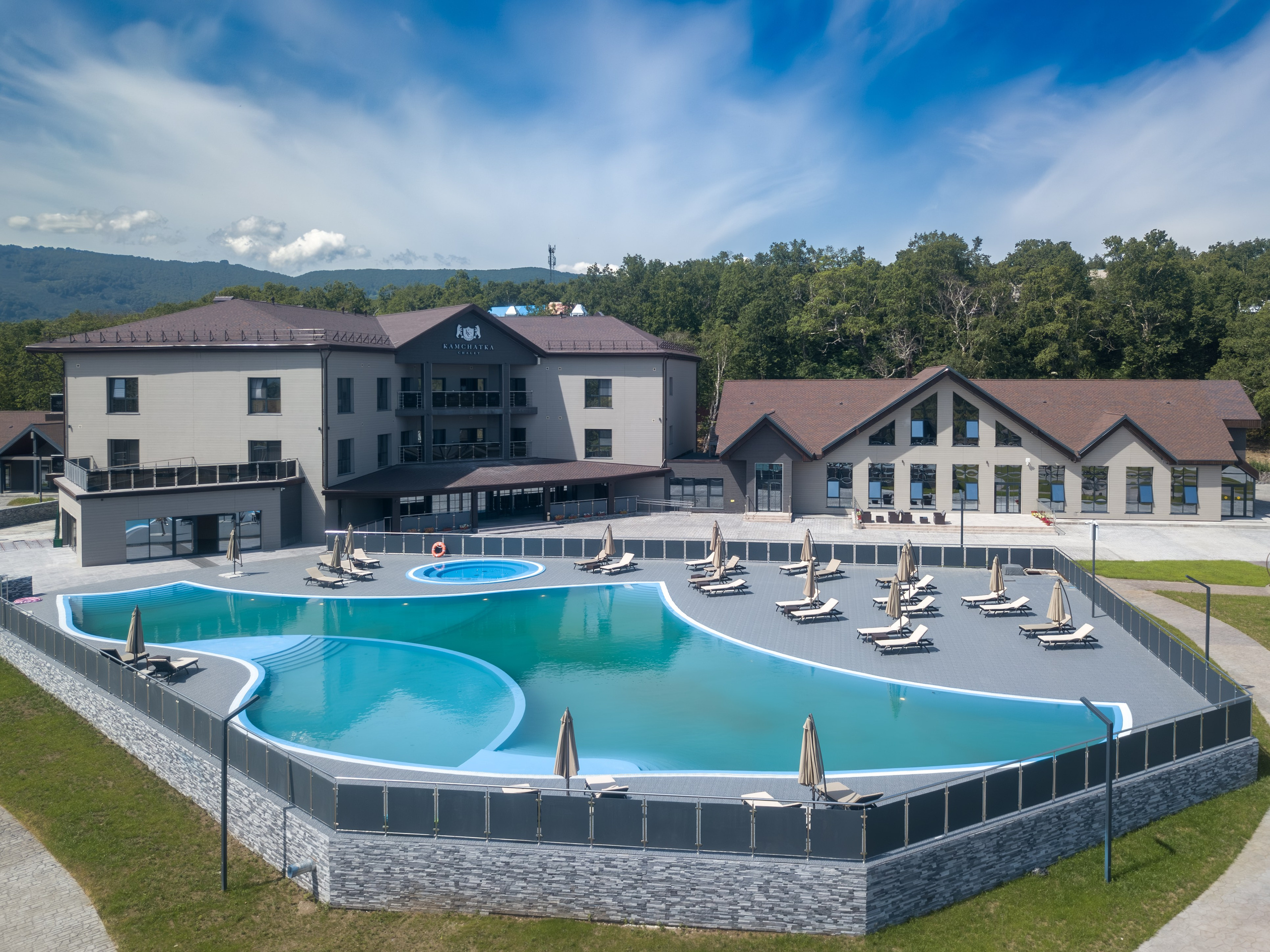 Экстерьер Kamchatka Chalet. Репортажный фотограф в Красной Поляне и Сочи Павлюченко Екатерина