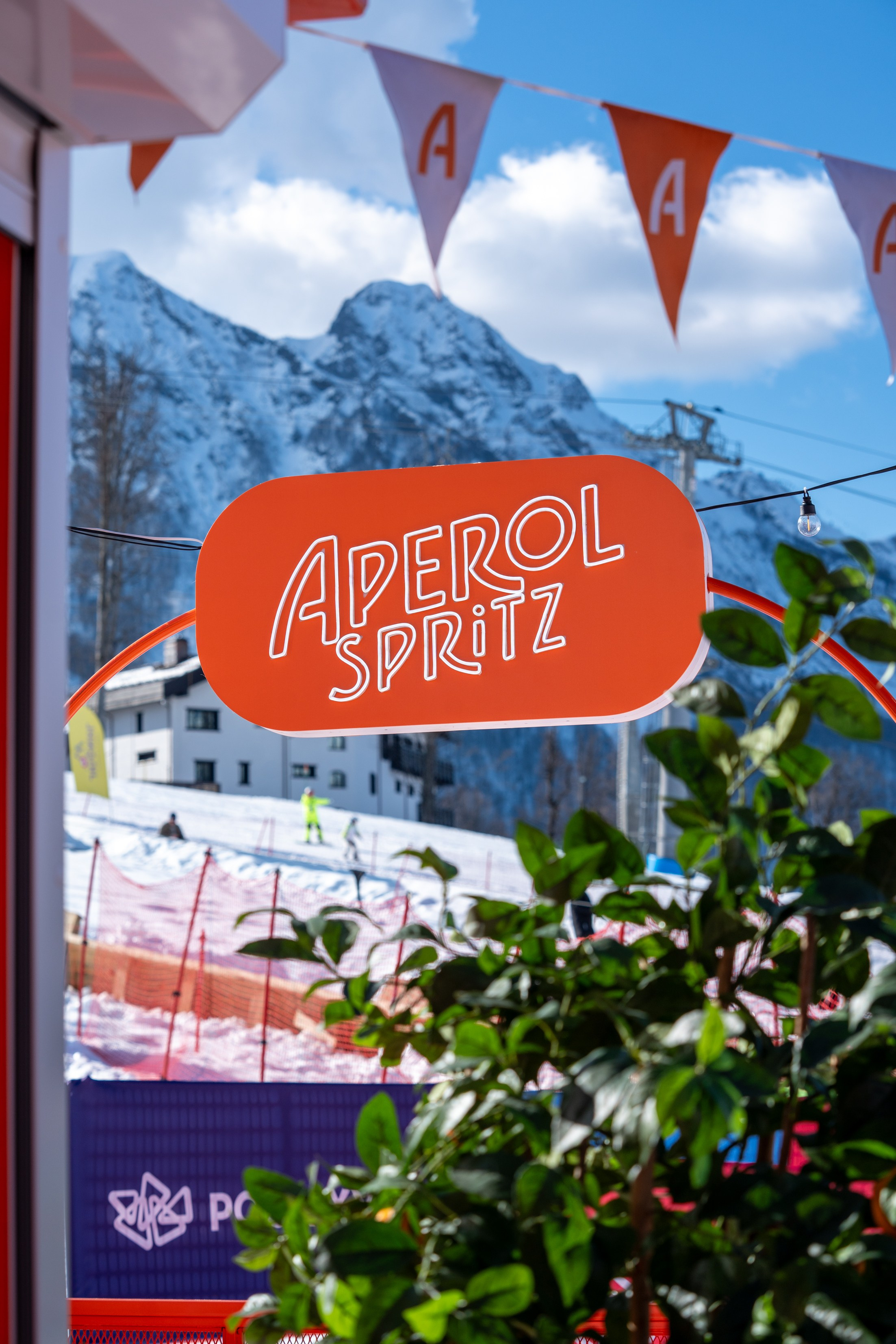 Фотоотчет партнерской интеграции Aperol Spritz на Роза Фест 2025. Репортажный фотограф в Красной Поляне и Сочи Павлюченко Екатерина